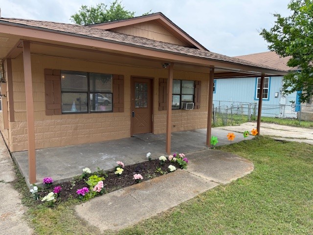 1605 E 10th Avenue Corsicana TX 75110
