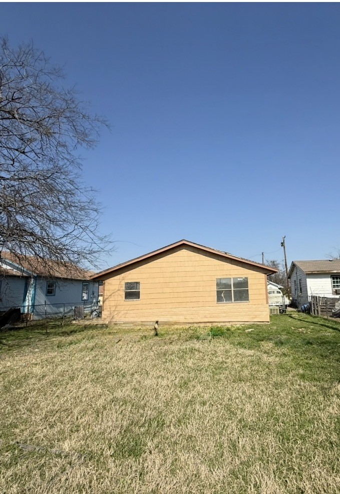 1605 E 10th Avenue Corsicana TX 75110