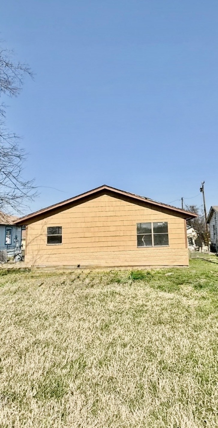 1605 E 10th Avenue Corsicana TX 75110