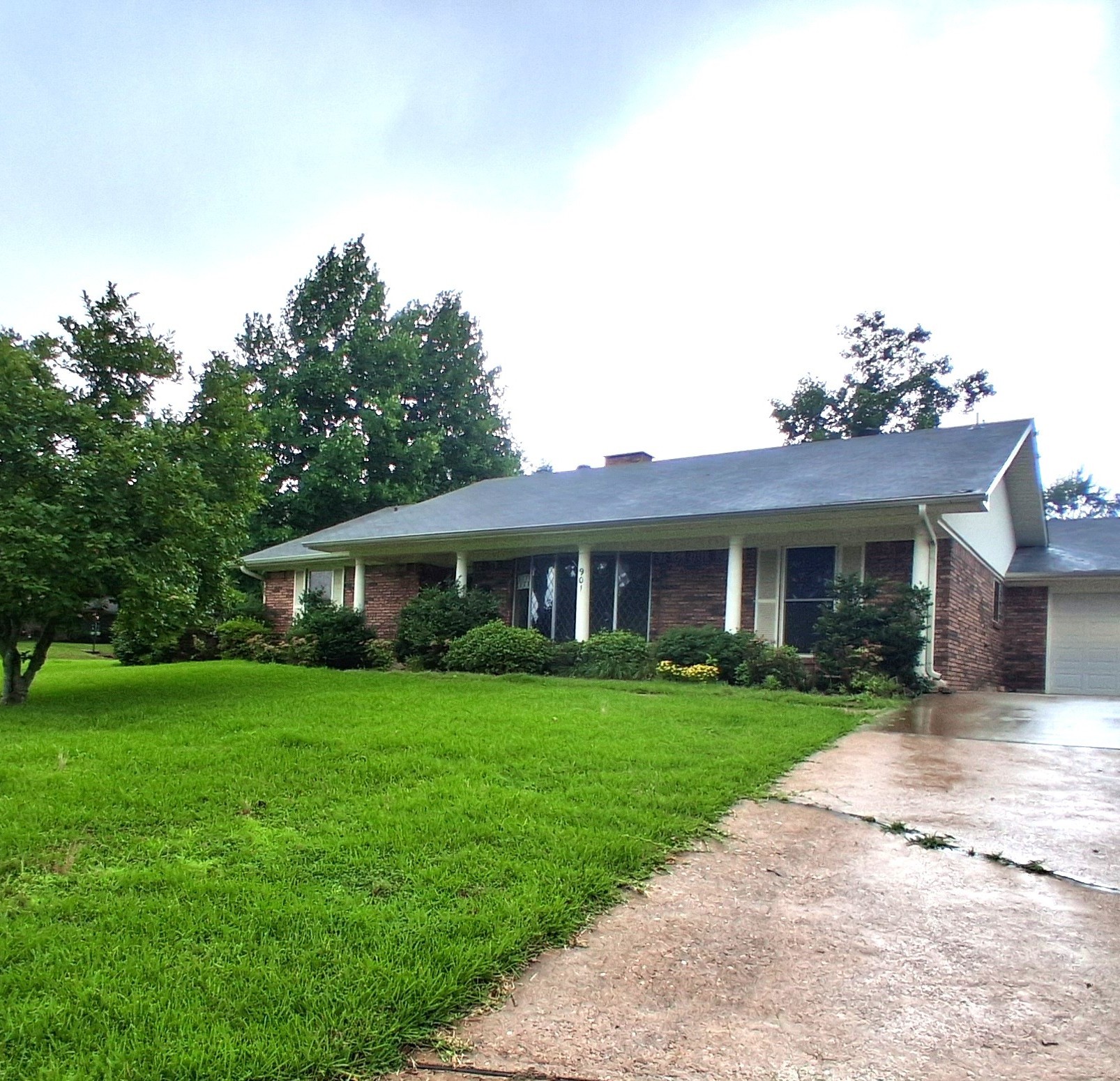 901 Bluebird Lane Wake Village TX 75501