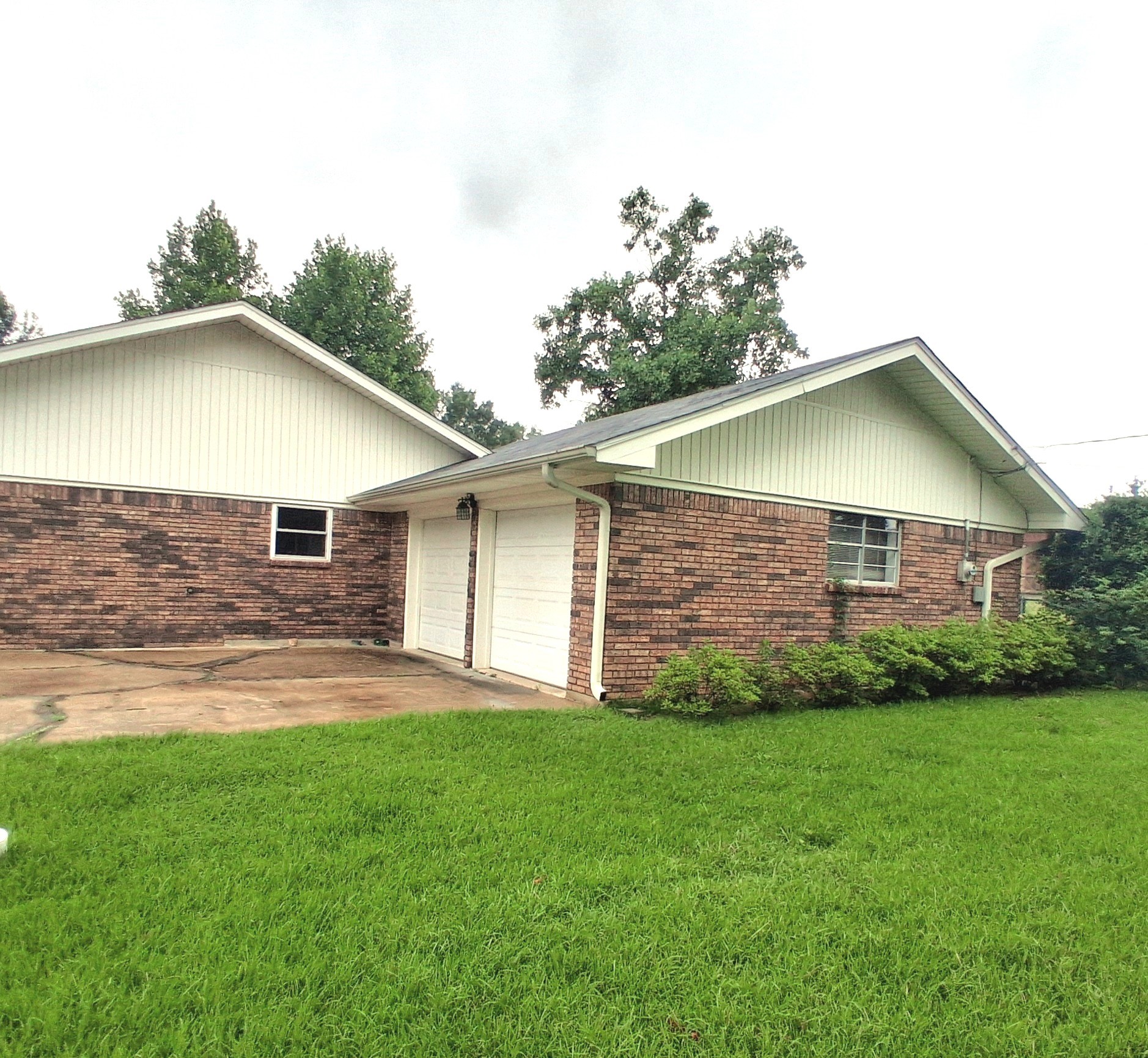 901 Bluebird Lane Wake Village TX 75501