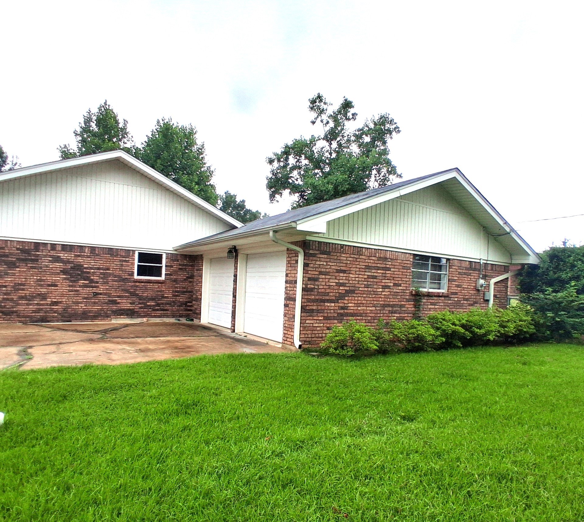 901 Bluebird Lane Wake Village TX 75501