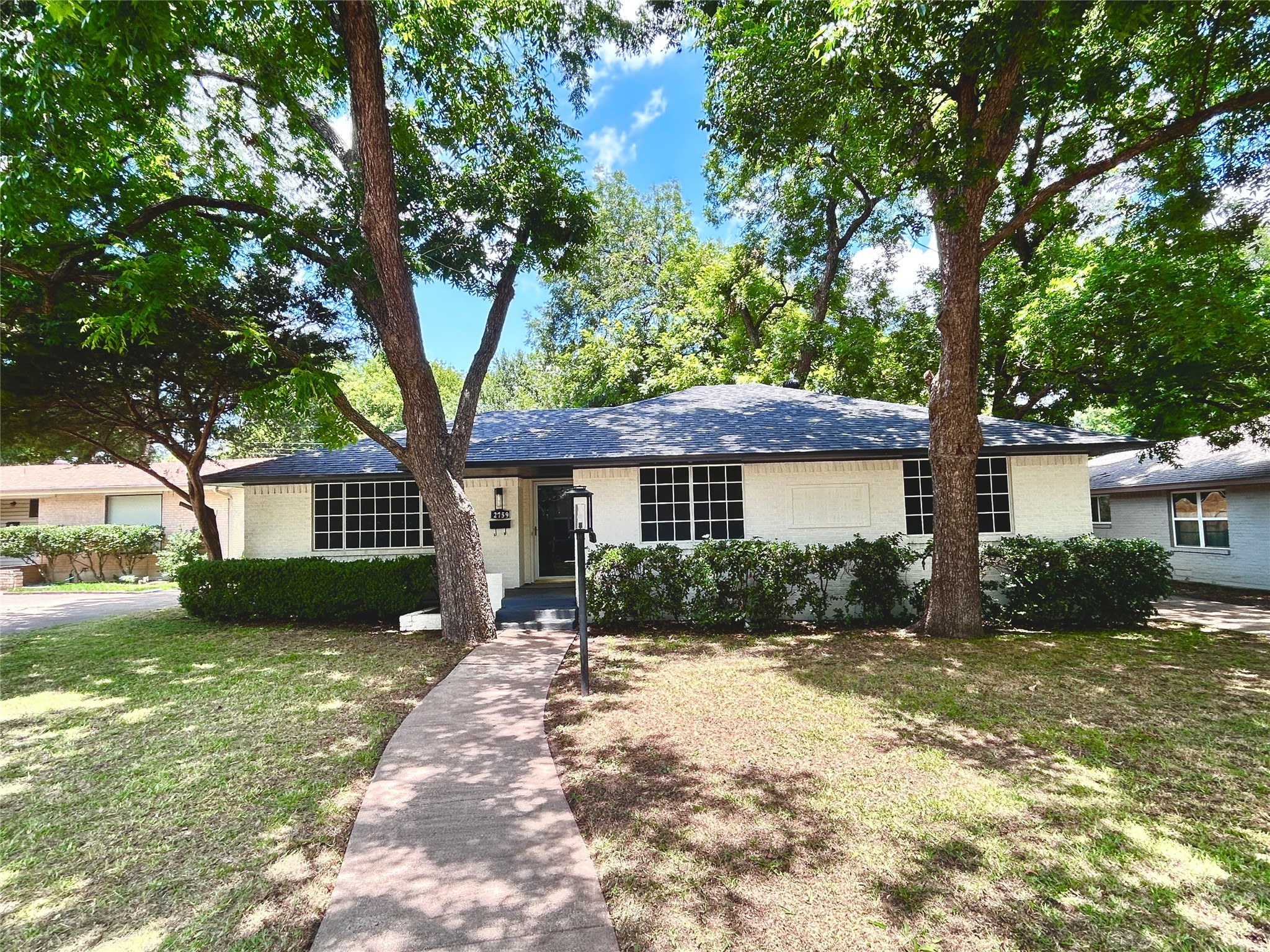 2759 Larkspur Lane Dallas TX 75233