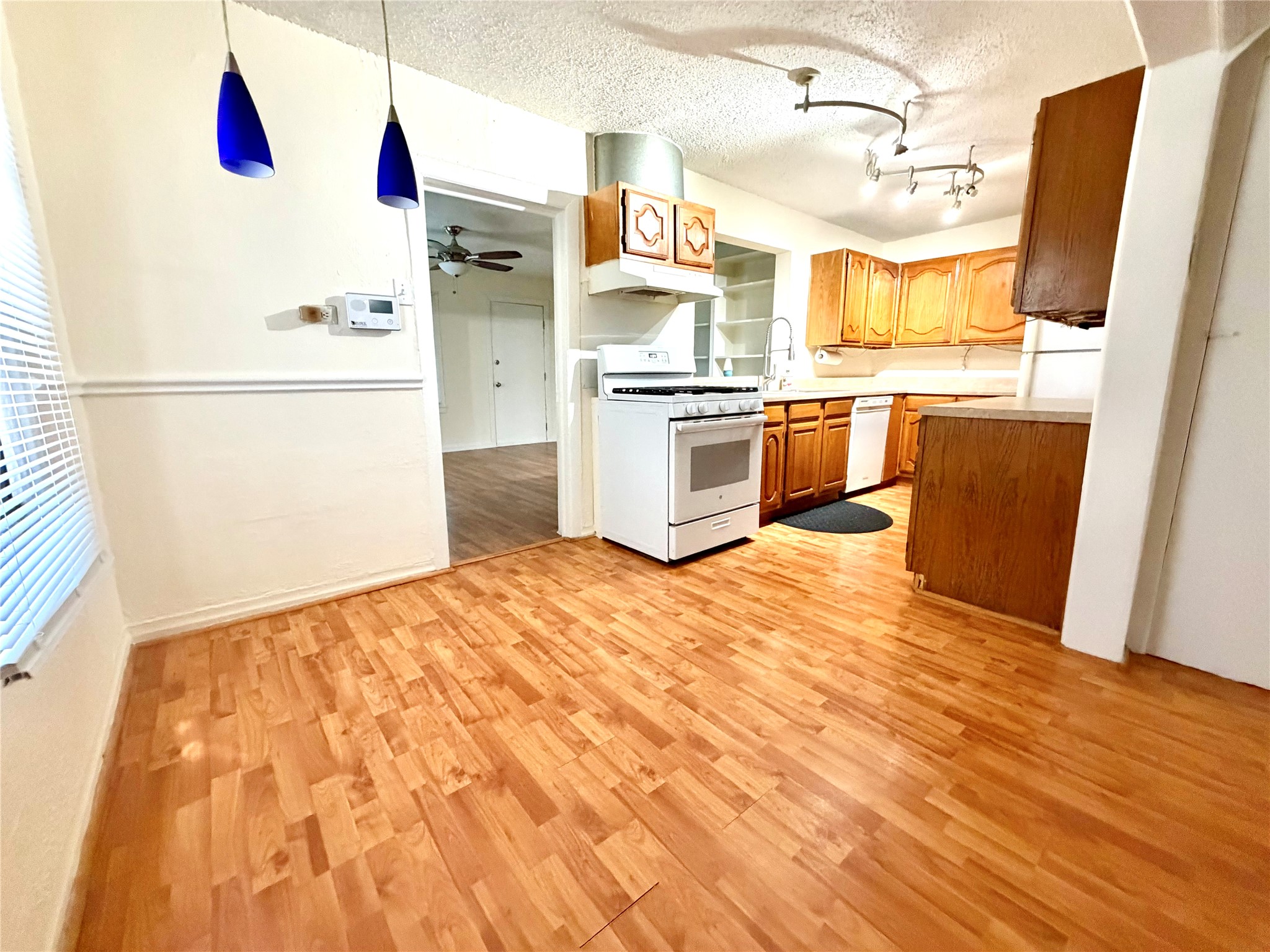 611 Crestside Drive Duncanville TX 75137