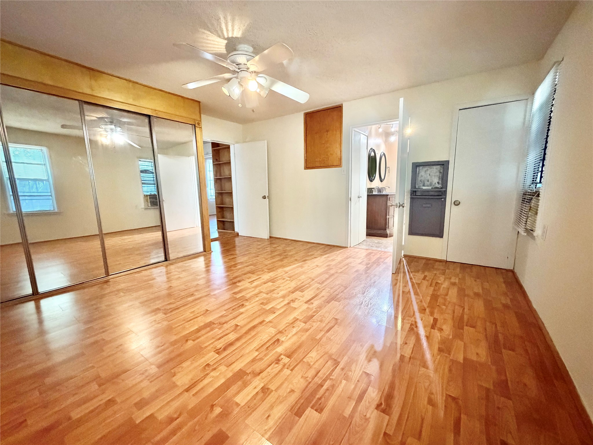 611 Crestside Drive Duncanville TX 75137
