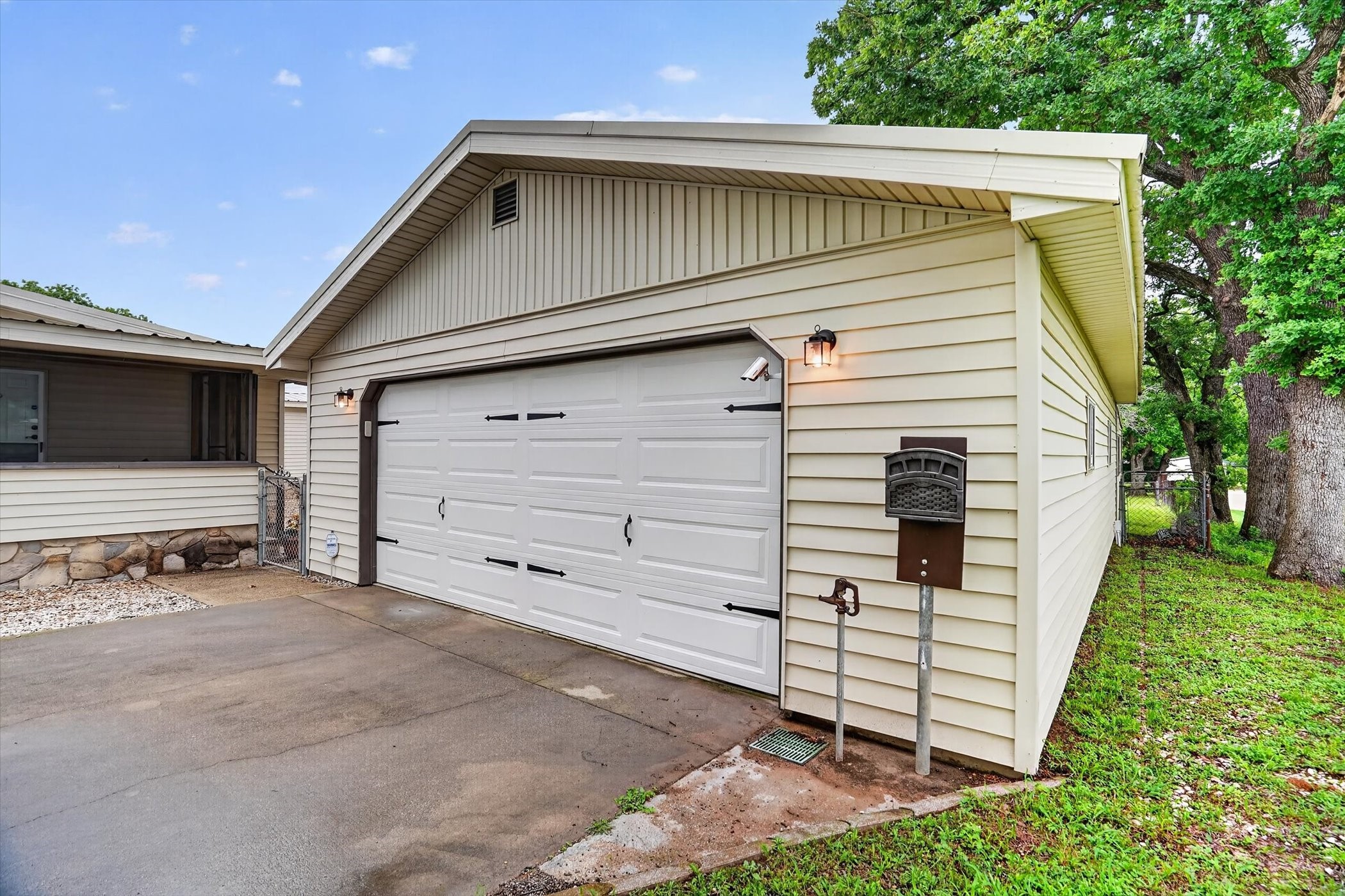 7757 Berry Road Burleson TX 76028