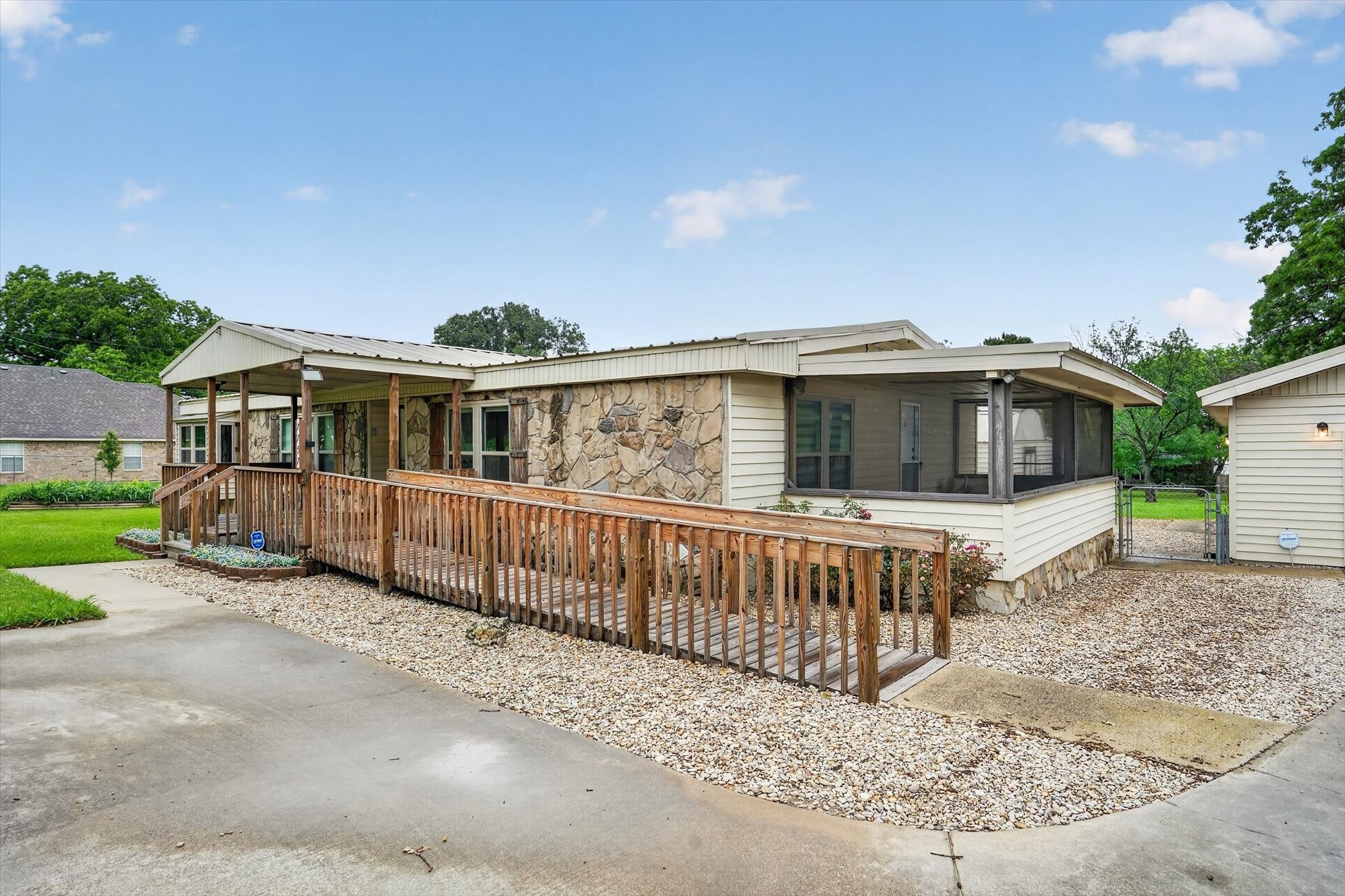 7757 Berry Road Burleson TX 76028