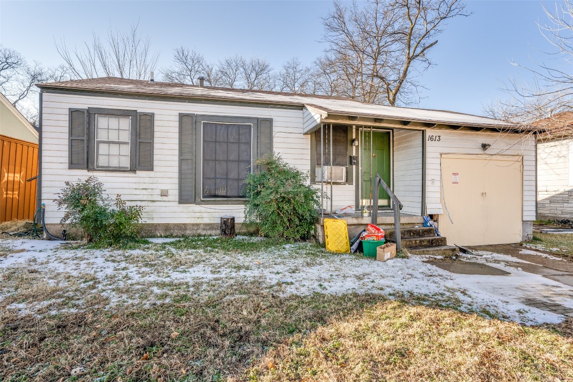 1613 Cottonwood Street Grand Prairie TX 75050