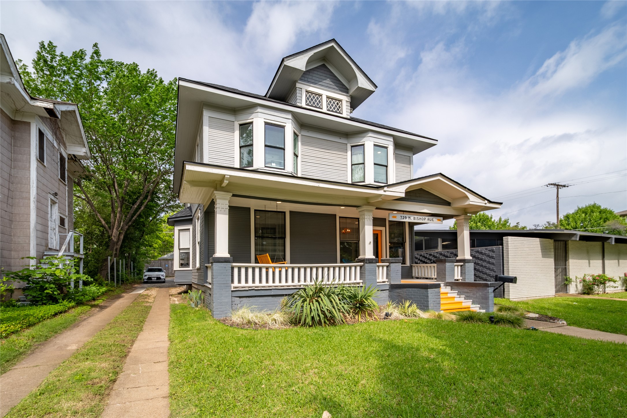 729 N Bishop Avenue Dallas TX 75208