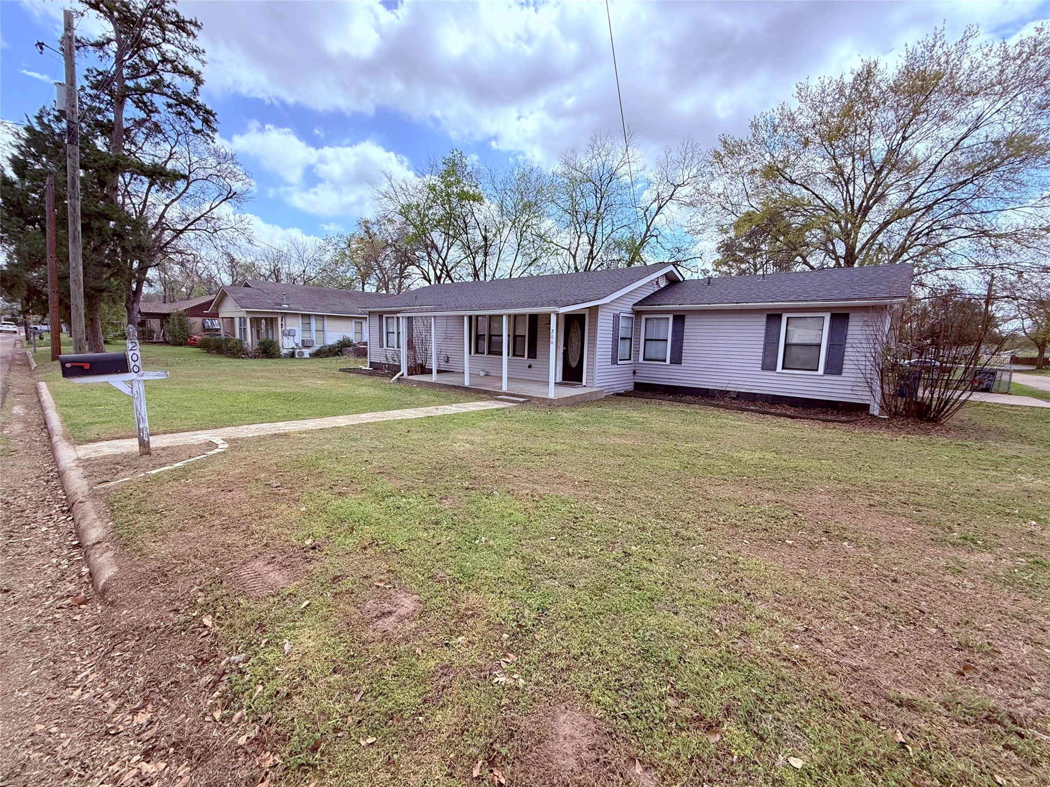 200 E Myrtle Street Winnsboro TX 75494