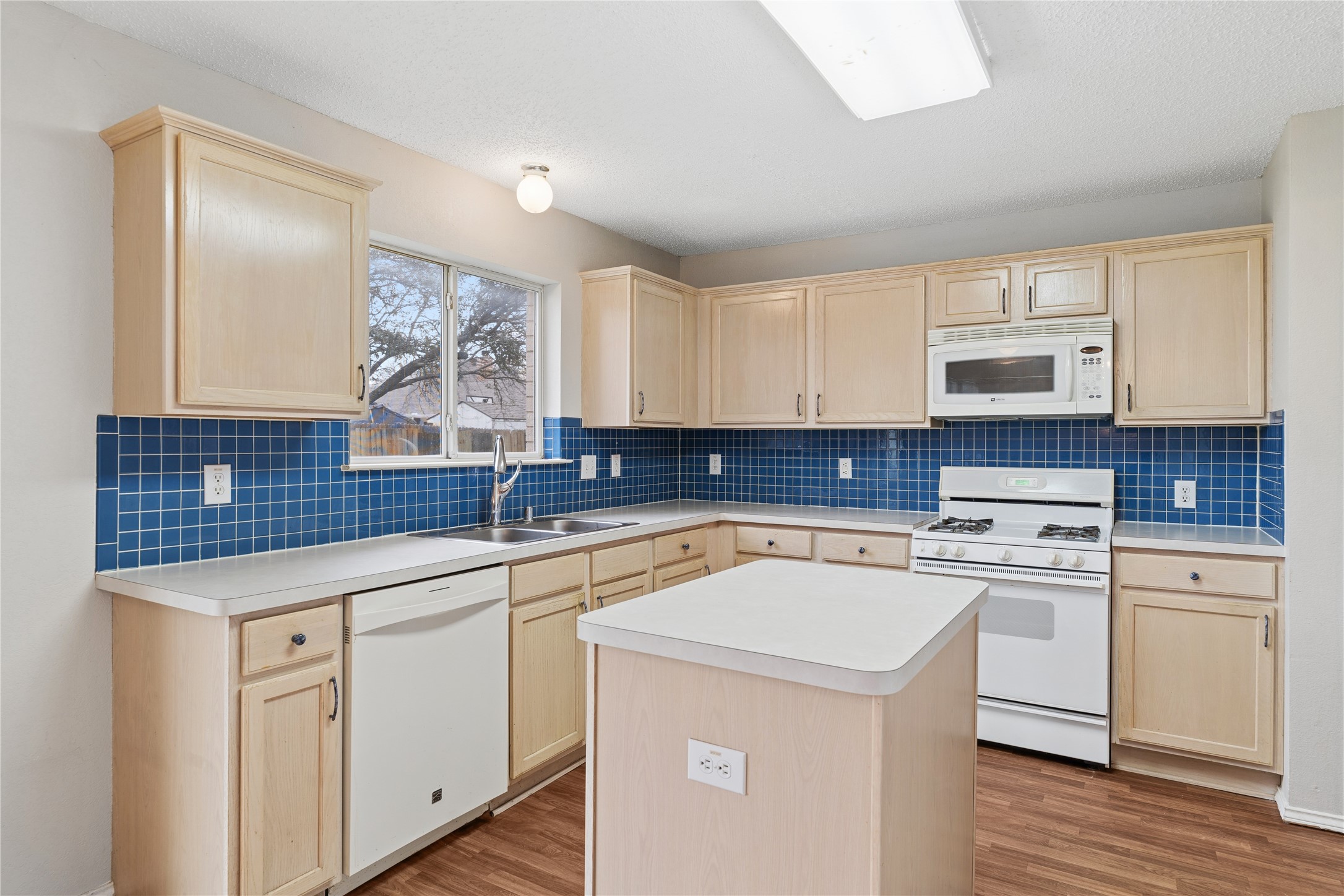7522 Armstrong Lane Rowlett TX 75089