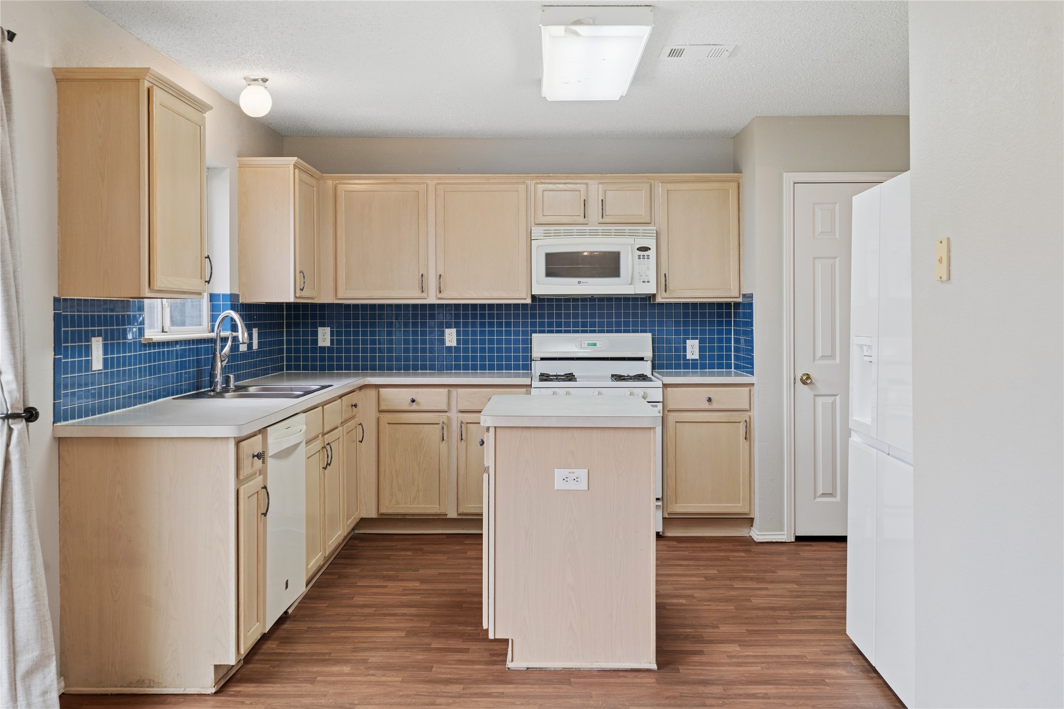 7522 Armstrong Lane Rowlett TX 75089