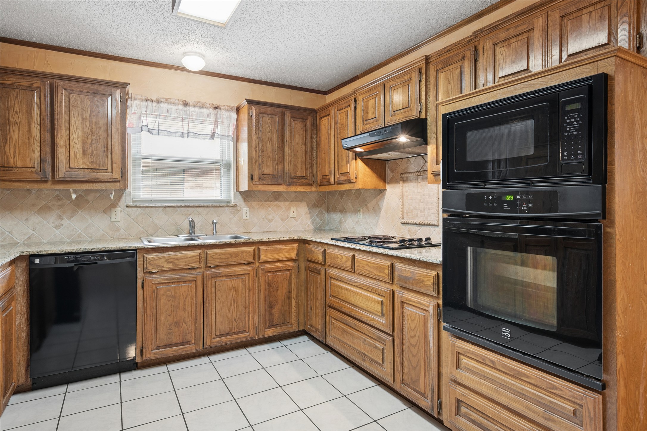 2528 Willowdale Drive Carrollton TX 75006