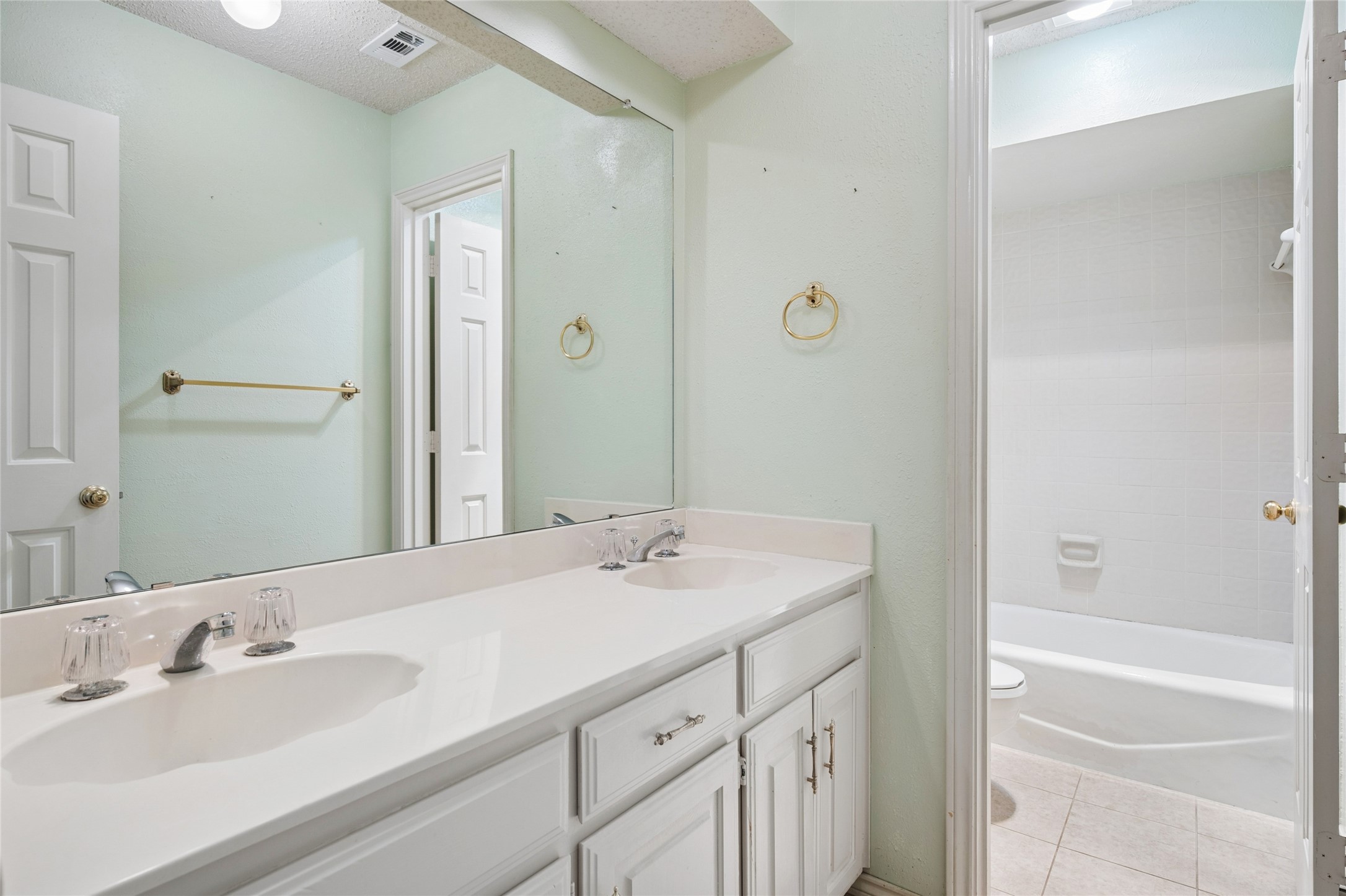 2528 Willowdale Drive Carrollton TX 75006