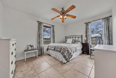 5400 County Road 402 Grandview TX 76050