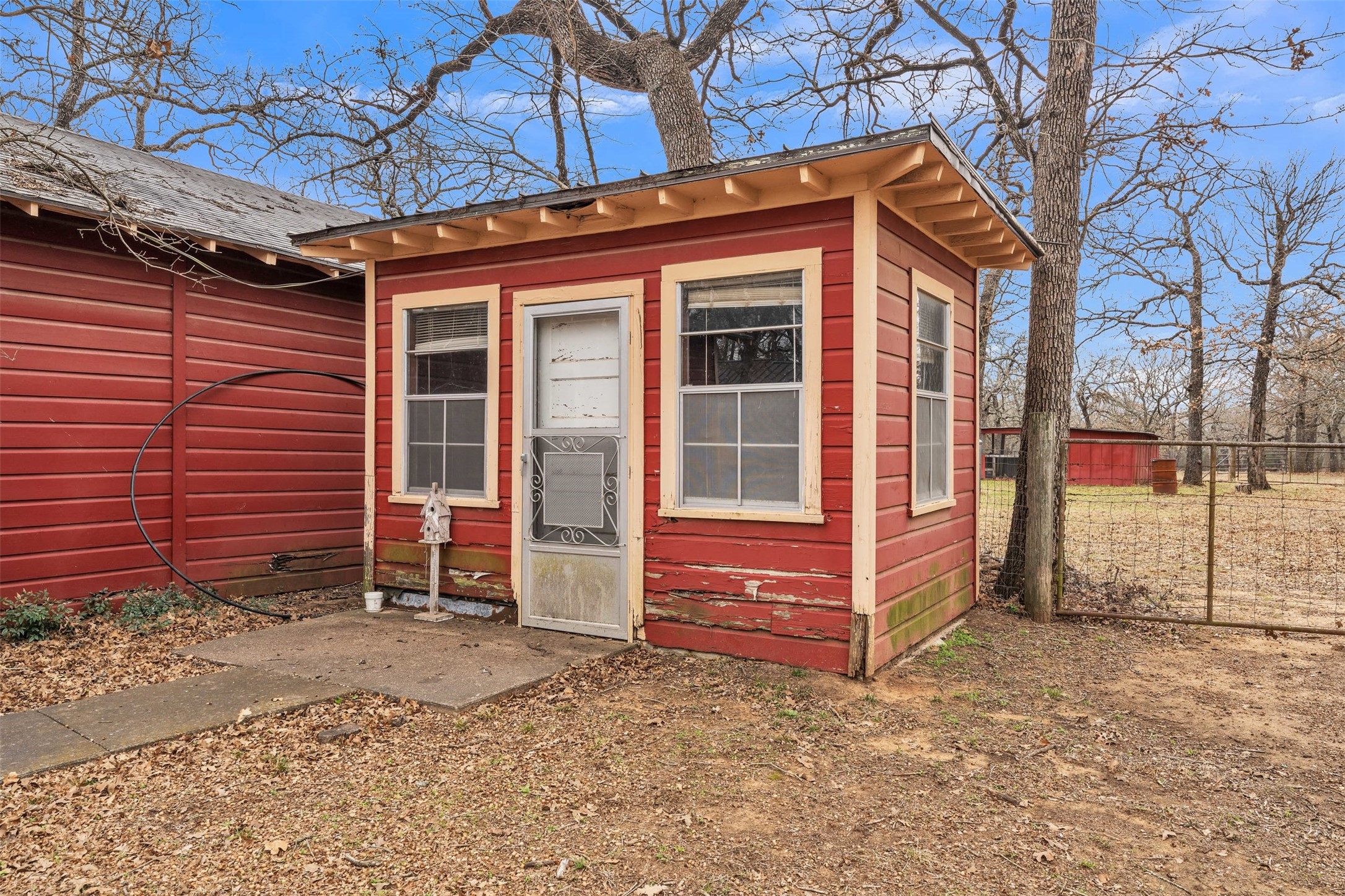 5400 County Road 402 Grandview TX 76050