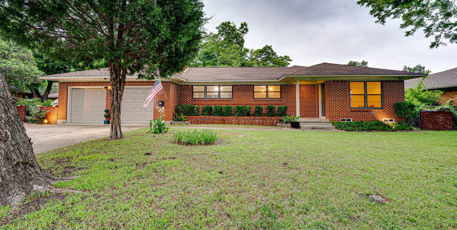 1910 Patricia Lane Garland TX 75042