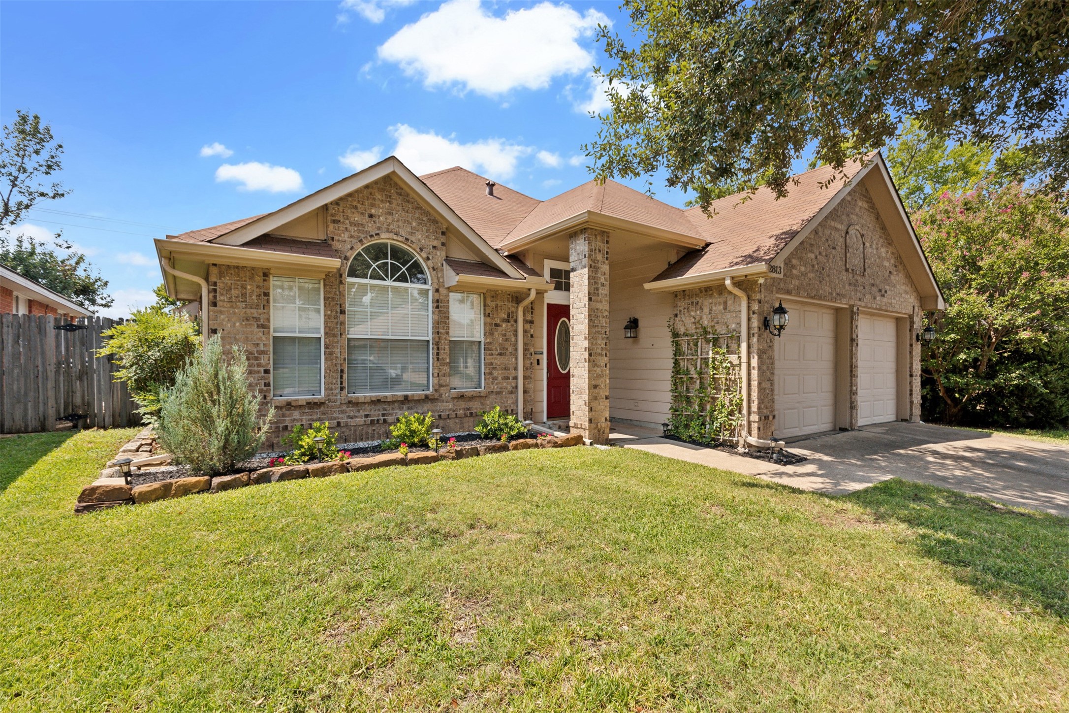 2813 Salado Trail Fort Worth TX 76118