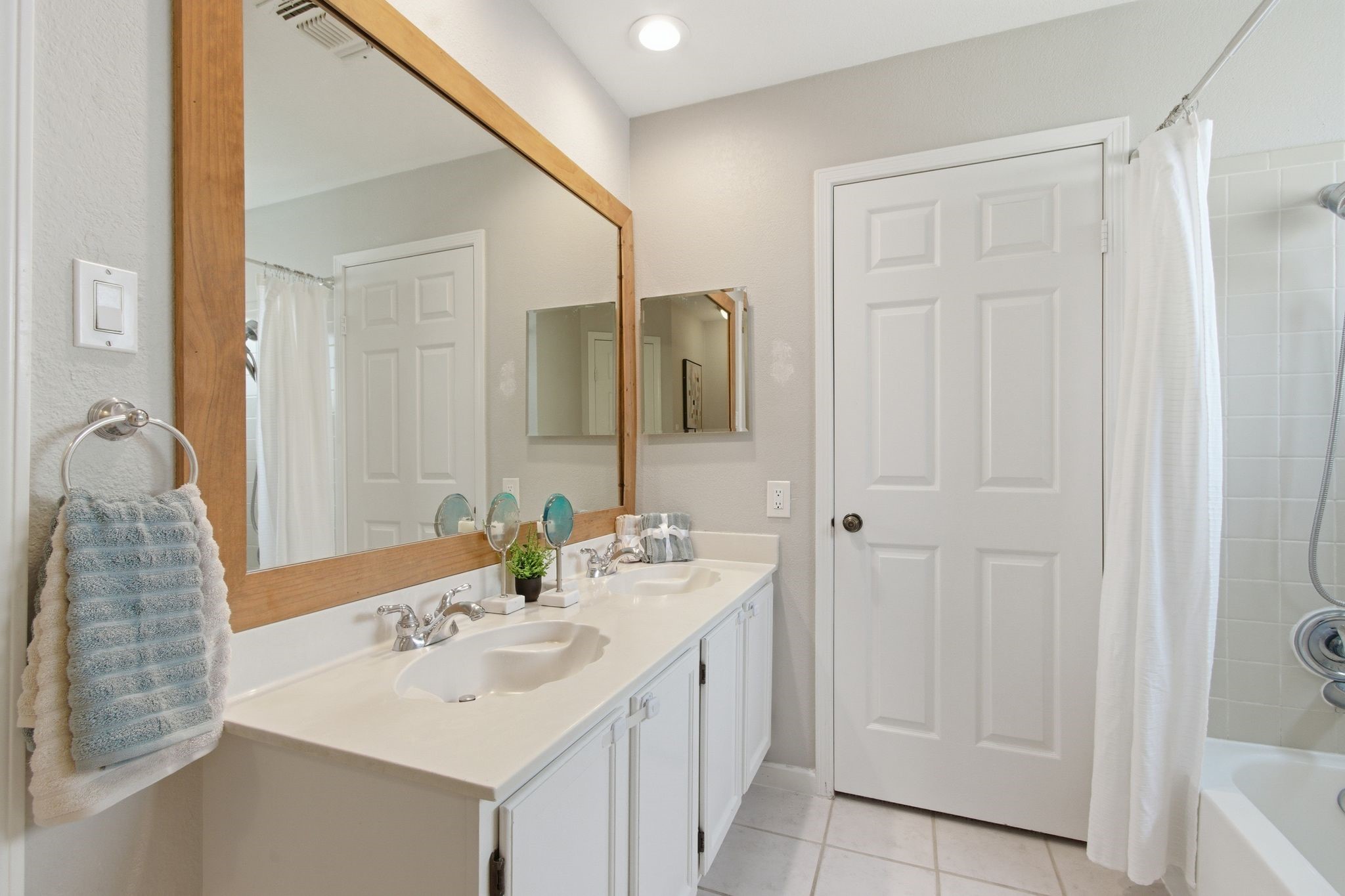 2627 Bayberry Lane Euless TX 76039