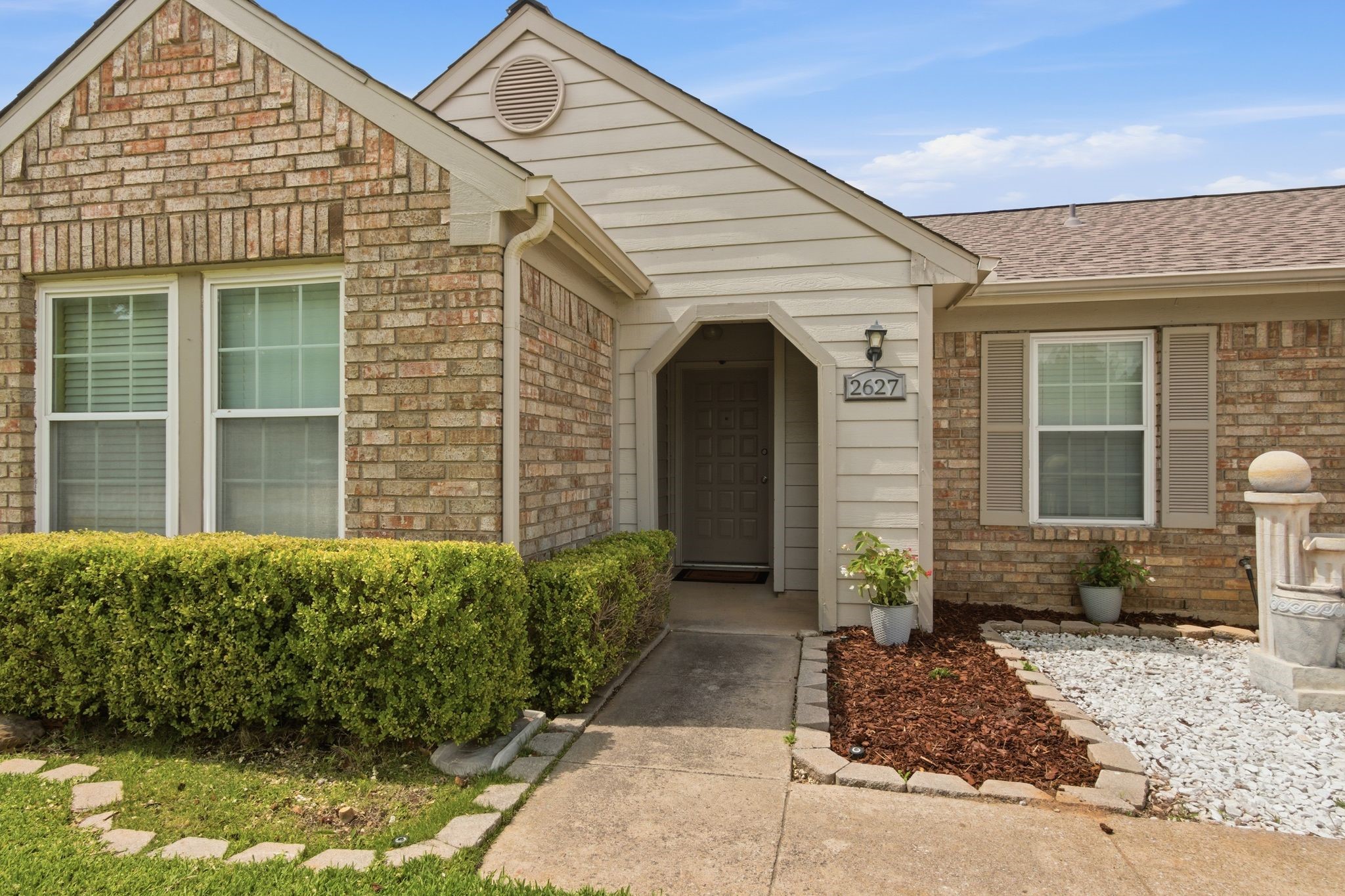 2627 Bayberry Lane Euless TX 76039