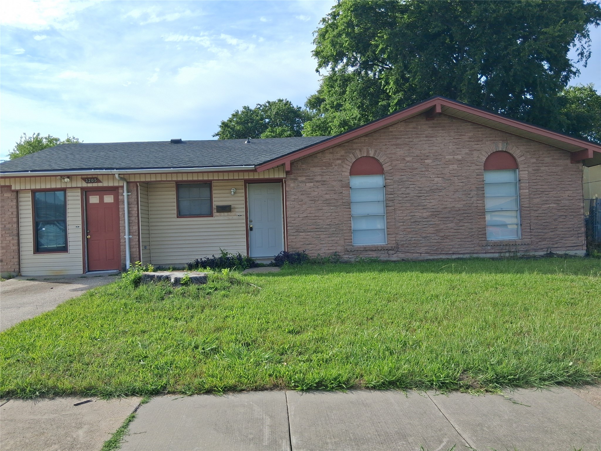 3205 Pacesetter Drive Dallas TX 75241