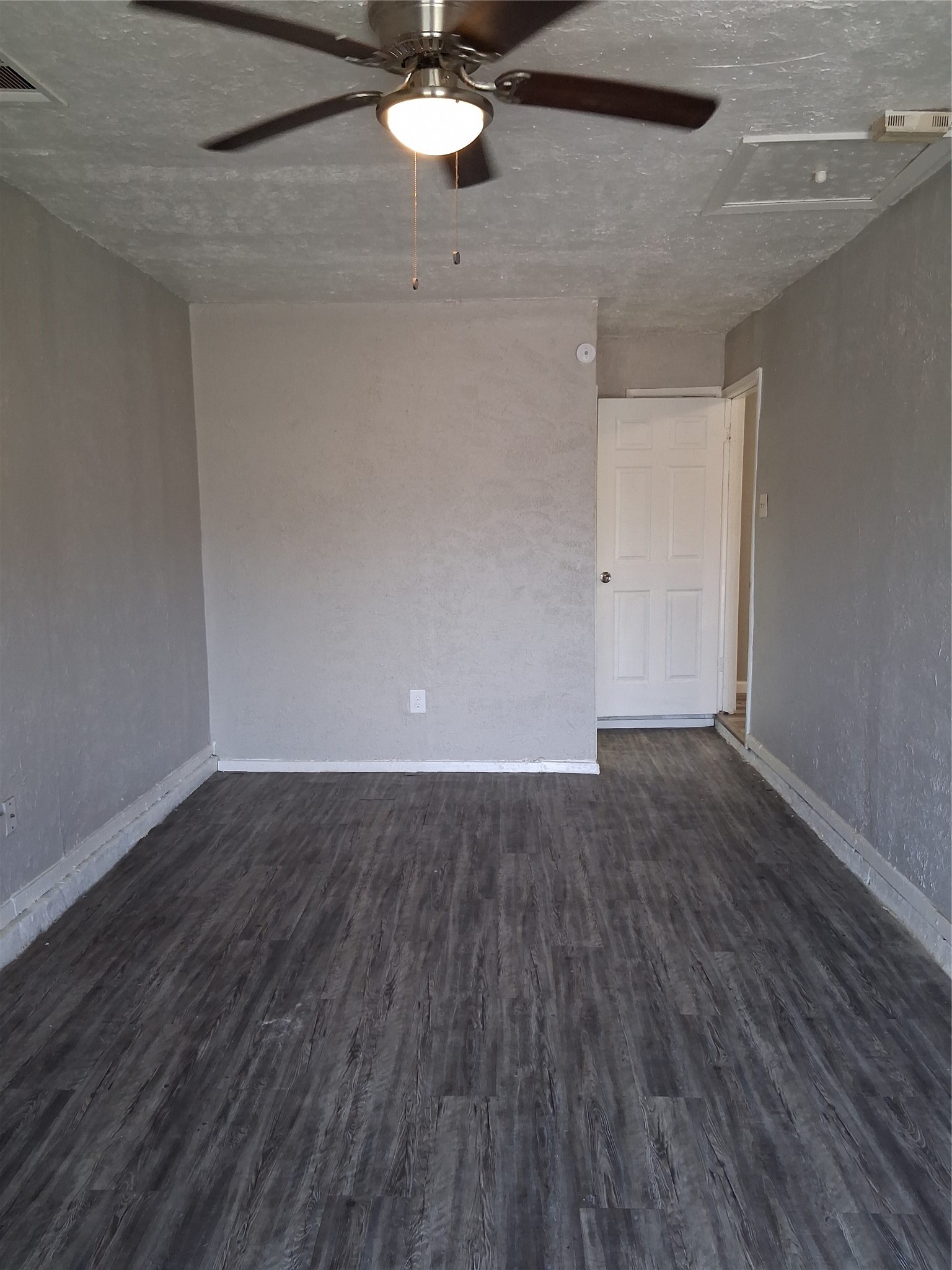 3205 Pacesetter Drive Dallas TX 75241