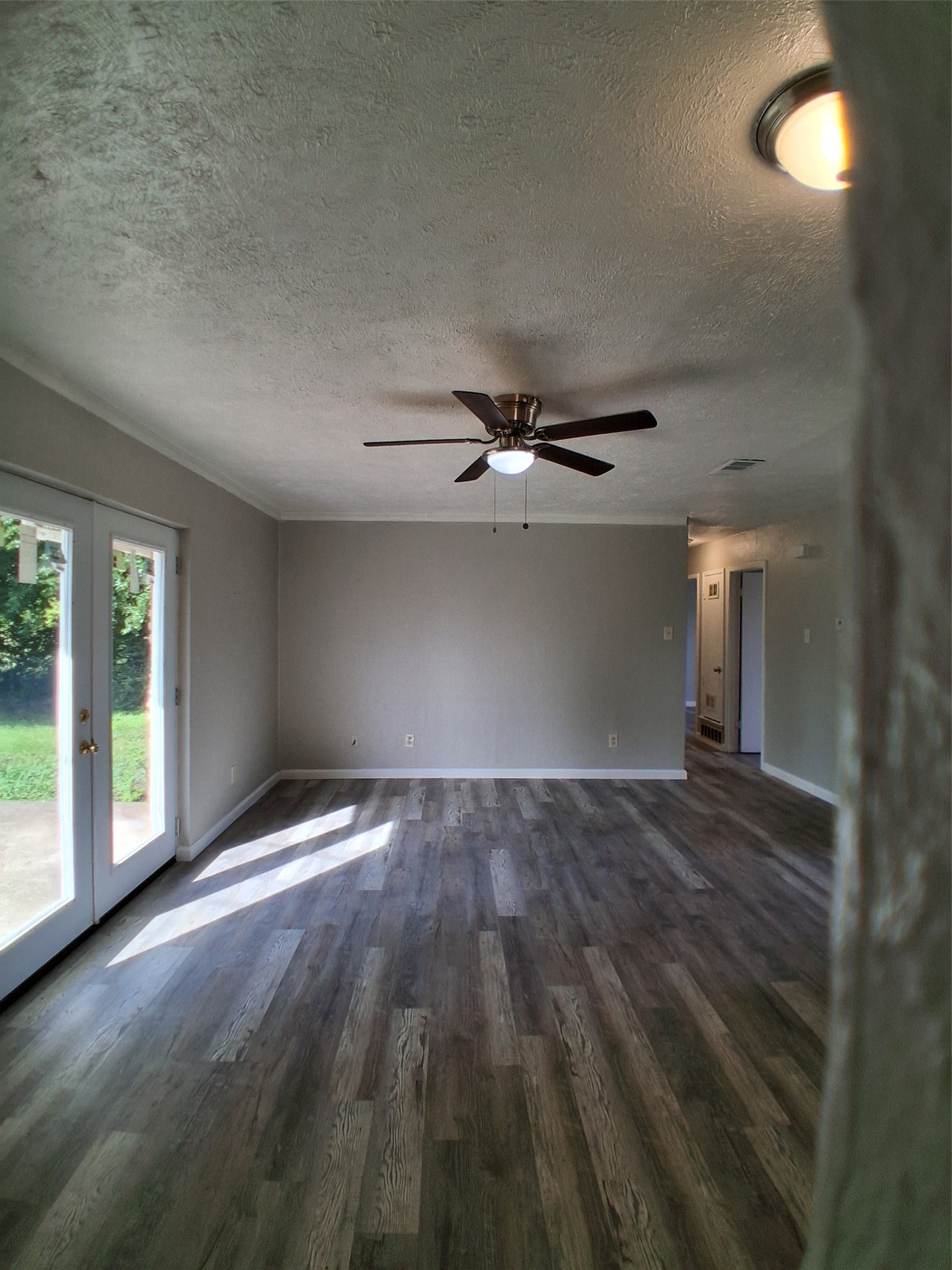 3205 Pacesetter Drive Dallas TX 75241