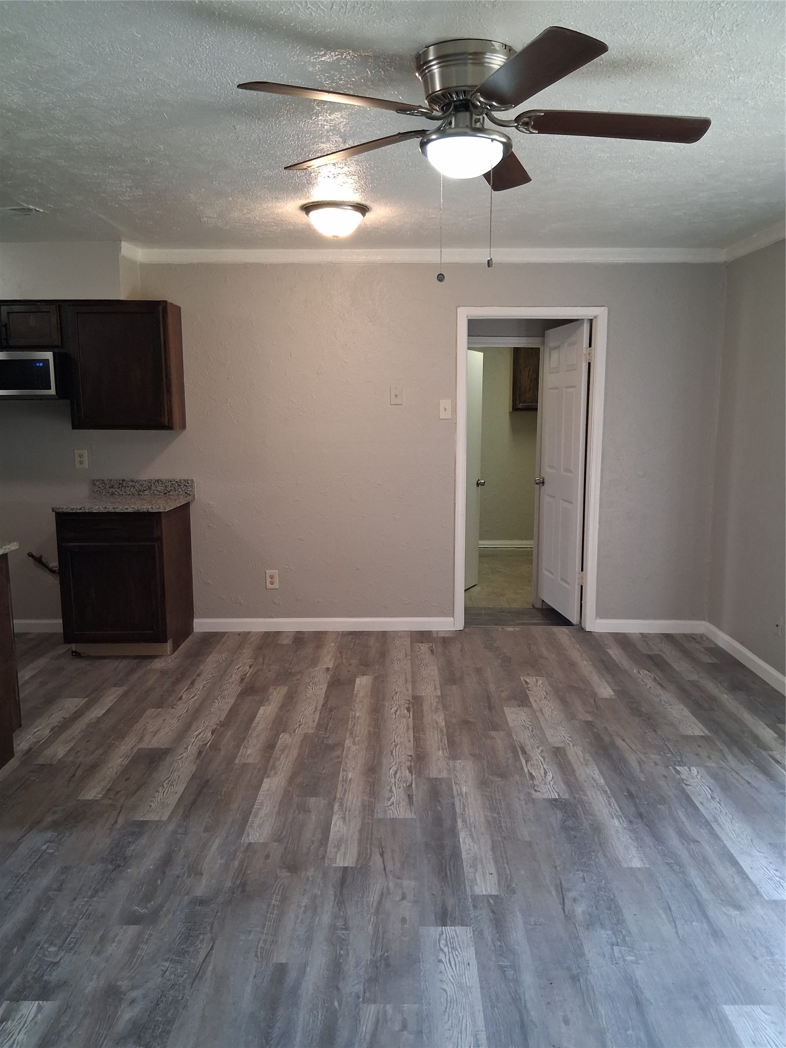 3205 Pacesetter Drive Dallas TX 75241
