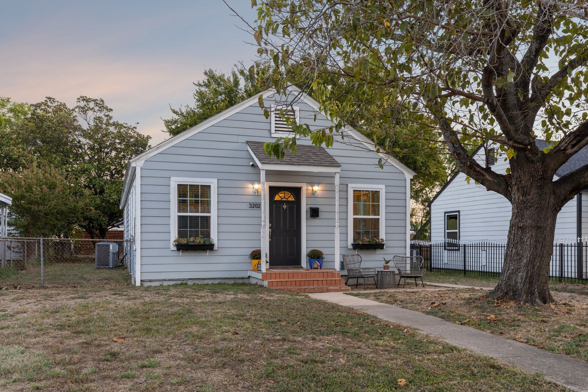 3202 Aster Street Dallas TX 75211