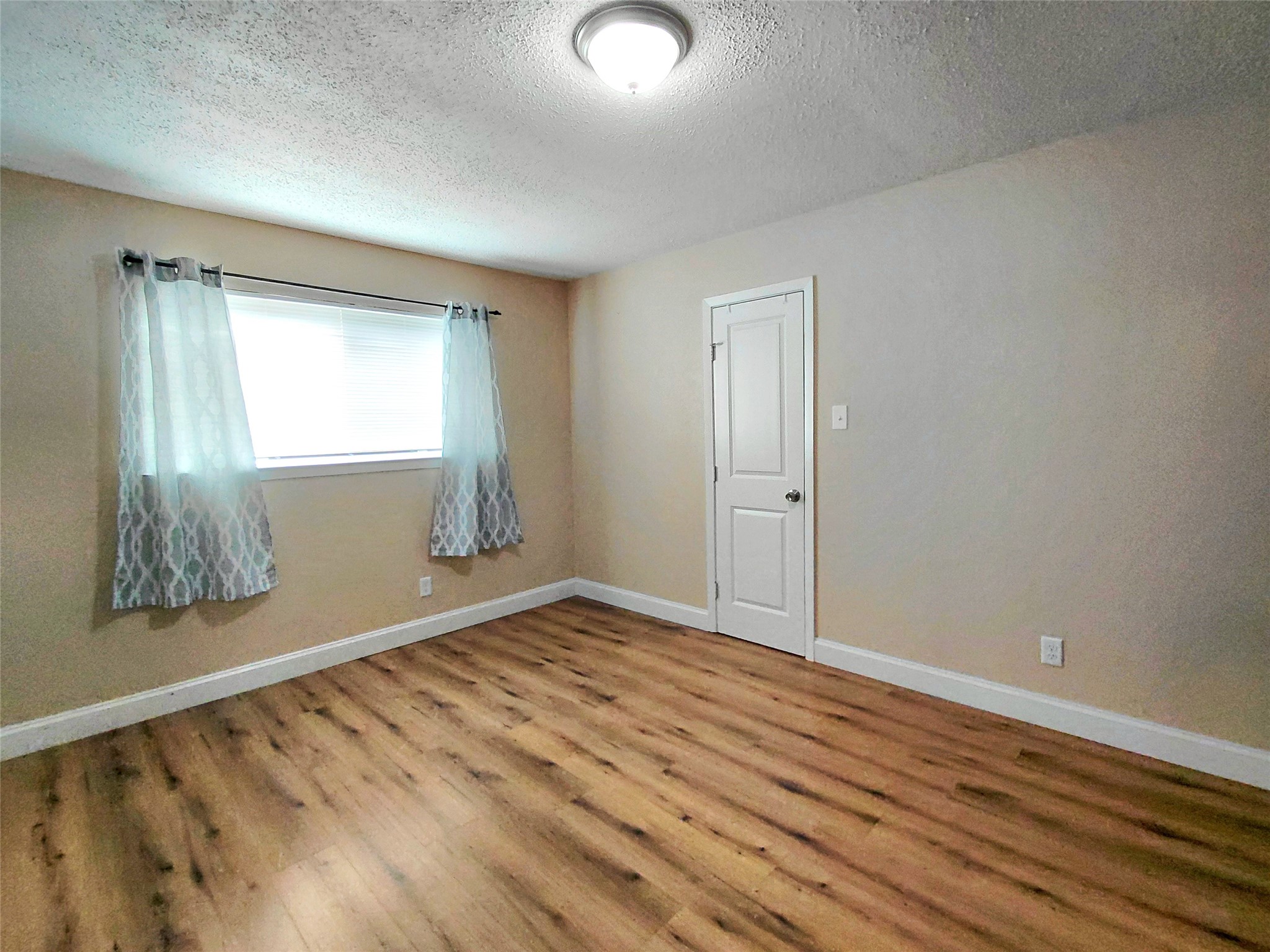1418 Whiteoak Drive Garland TX 75040