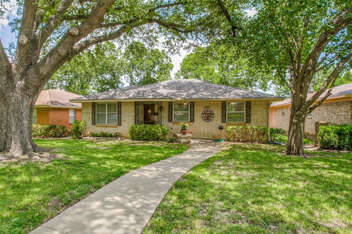 2711 Alco Avenue Dallas TX 75211