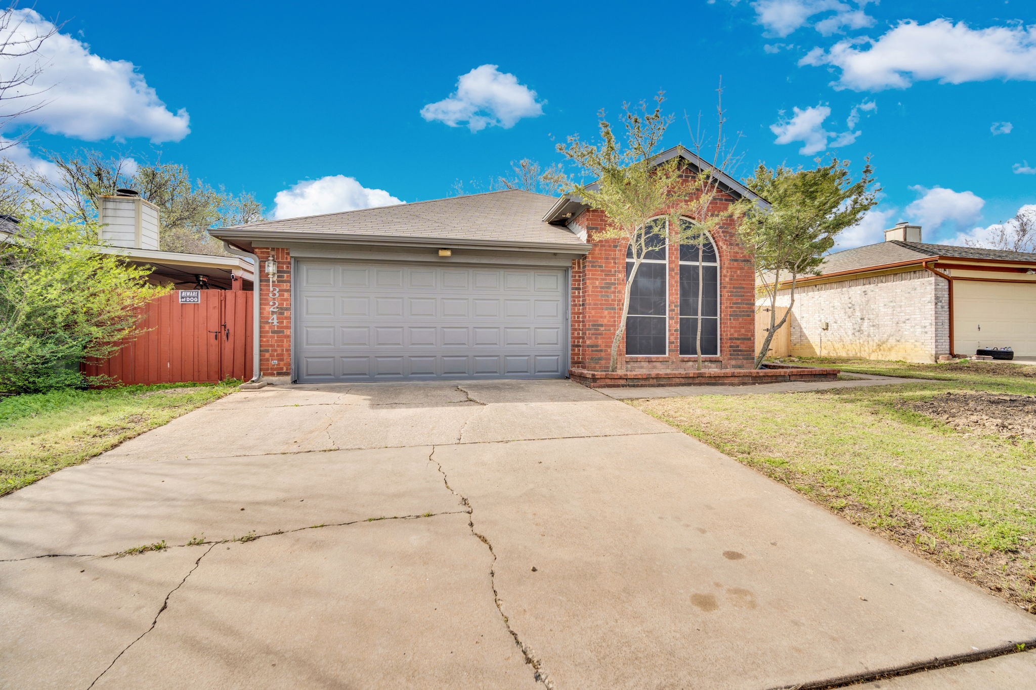 324 Faircrest Drive Arlington TX 76018