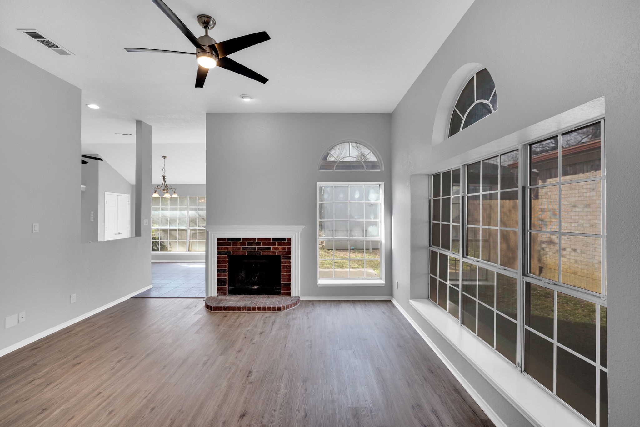 324 Faircrest Drive Arlington TX 76018