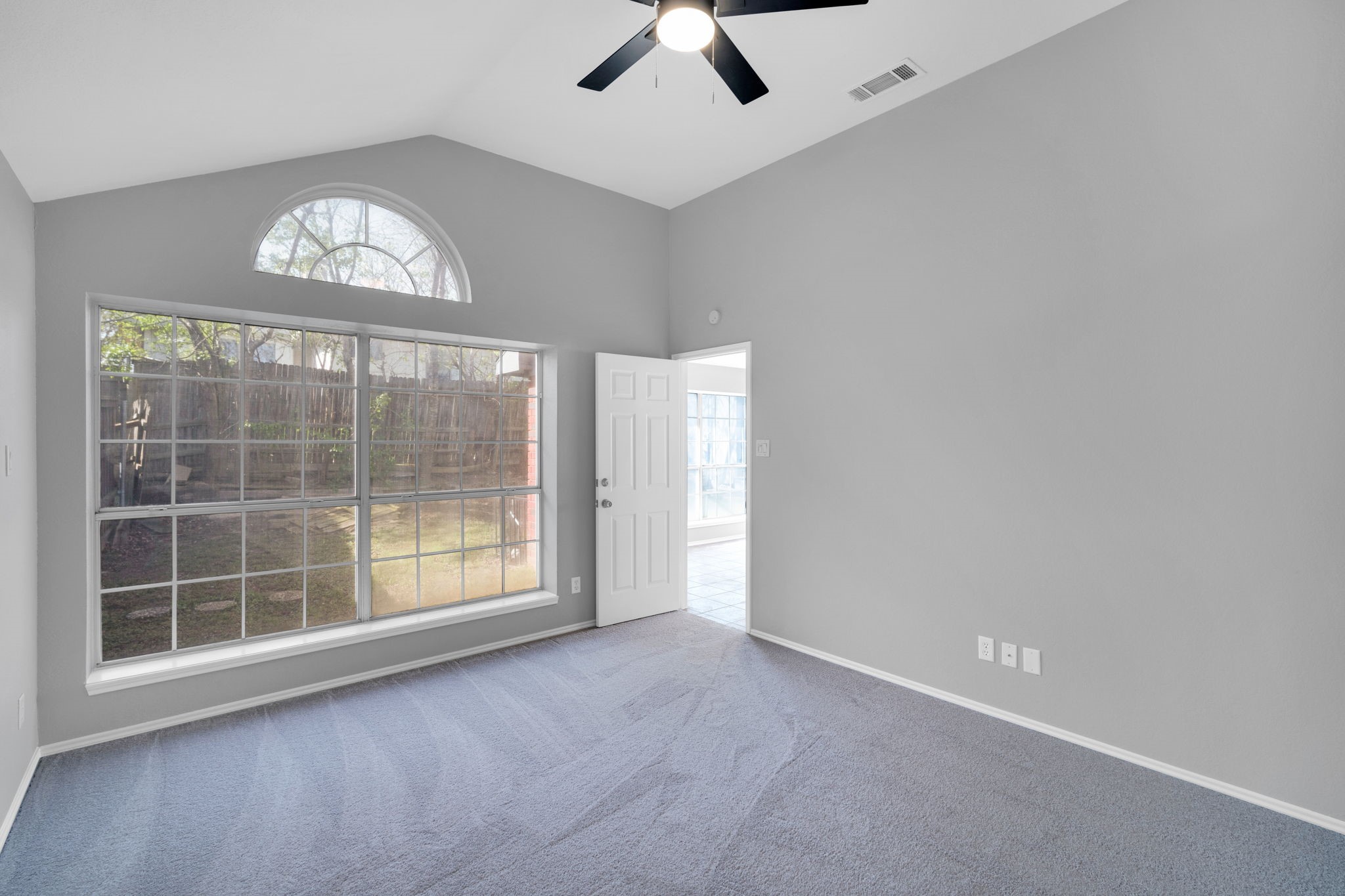 324 Faircrest Drive Arlington TX 76018
