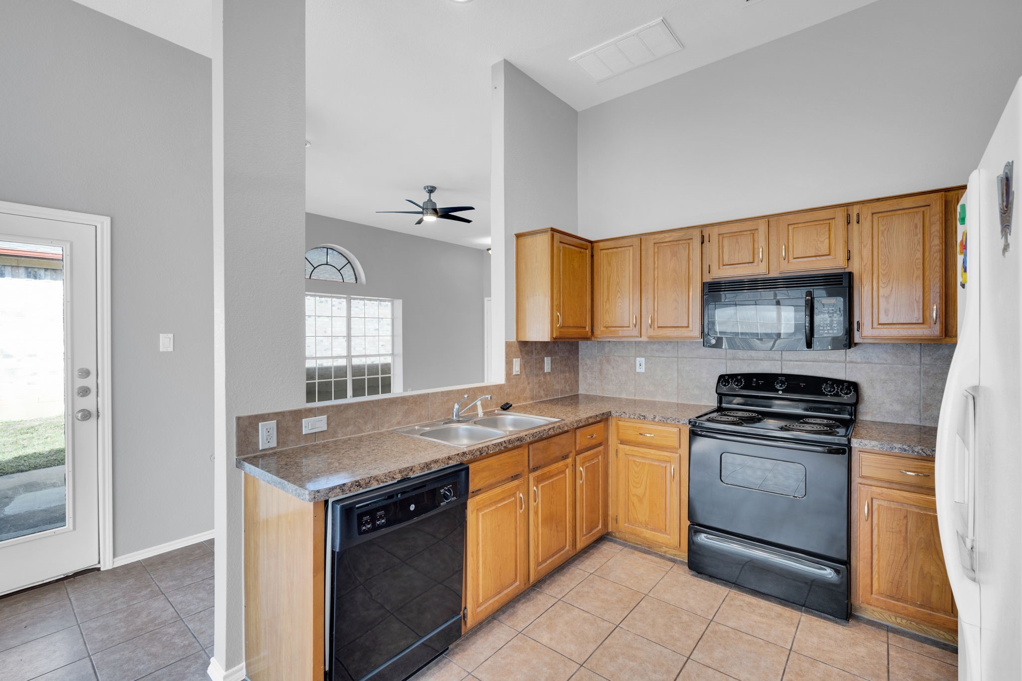 324 Faircrest Drive Arlington TX 76018