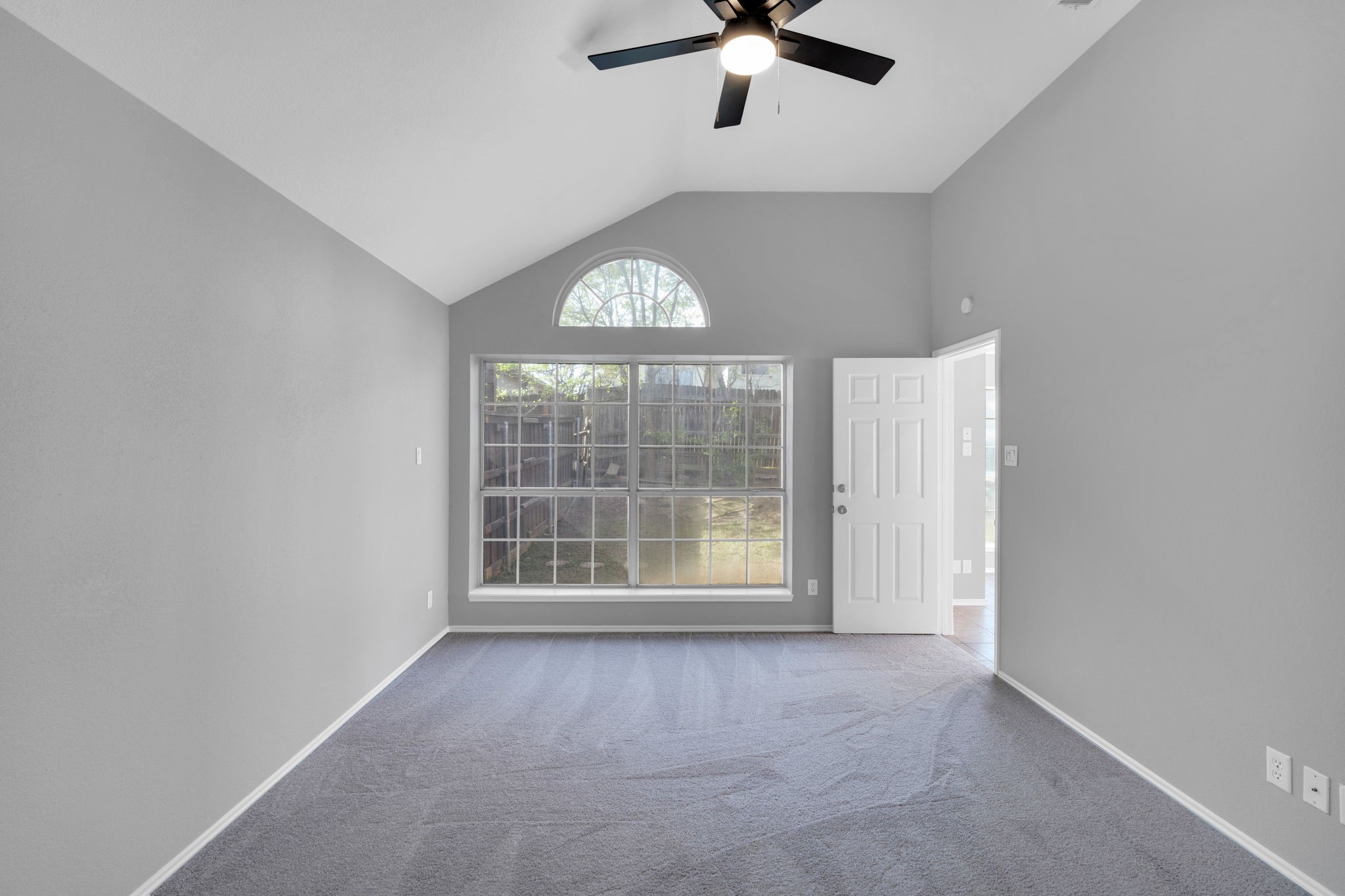 324 Faircrest Drive Arlington TX 76018