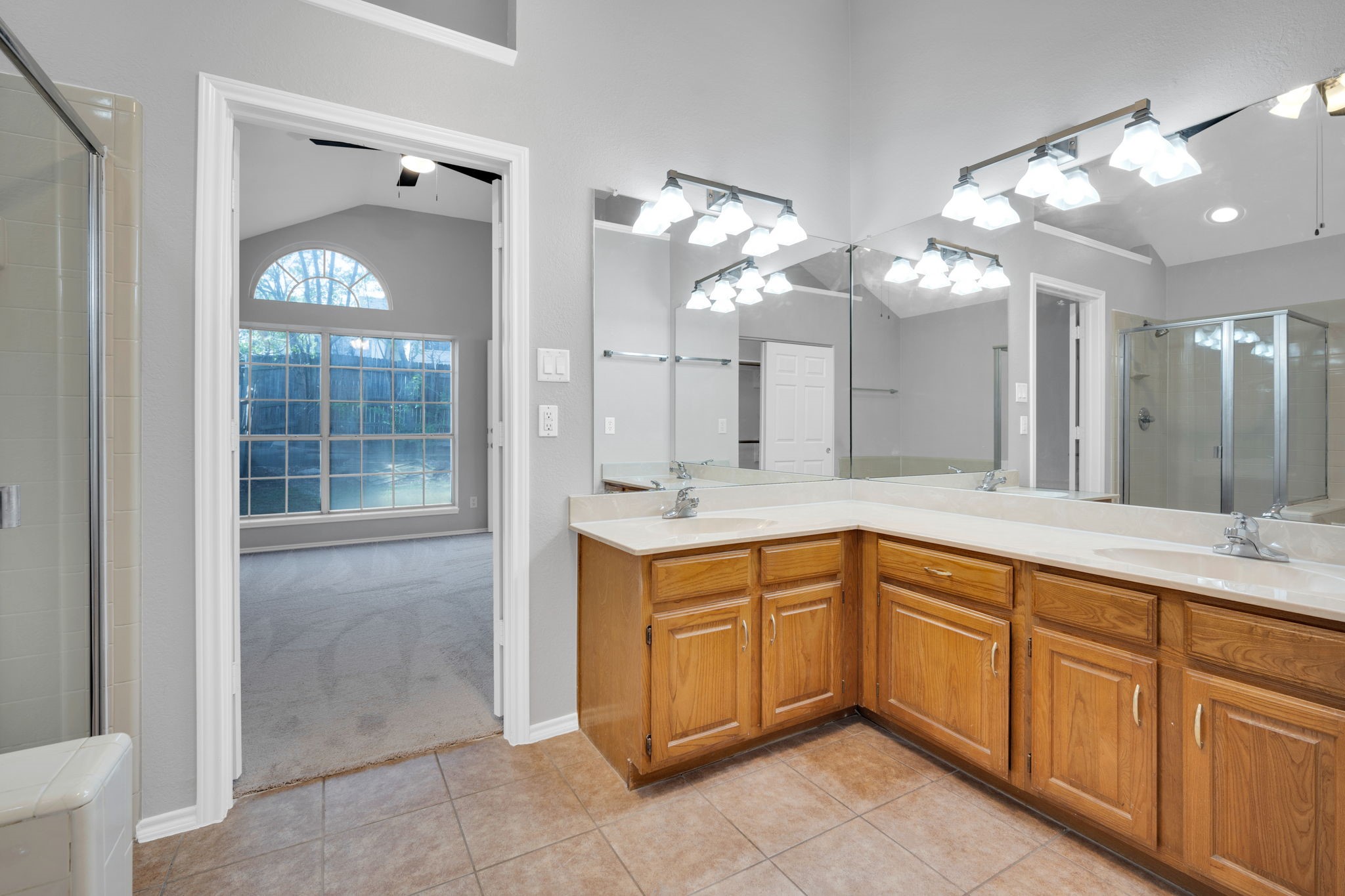 324 Faircrest Drive Arlington TX 76018