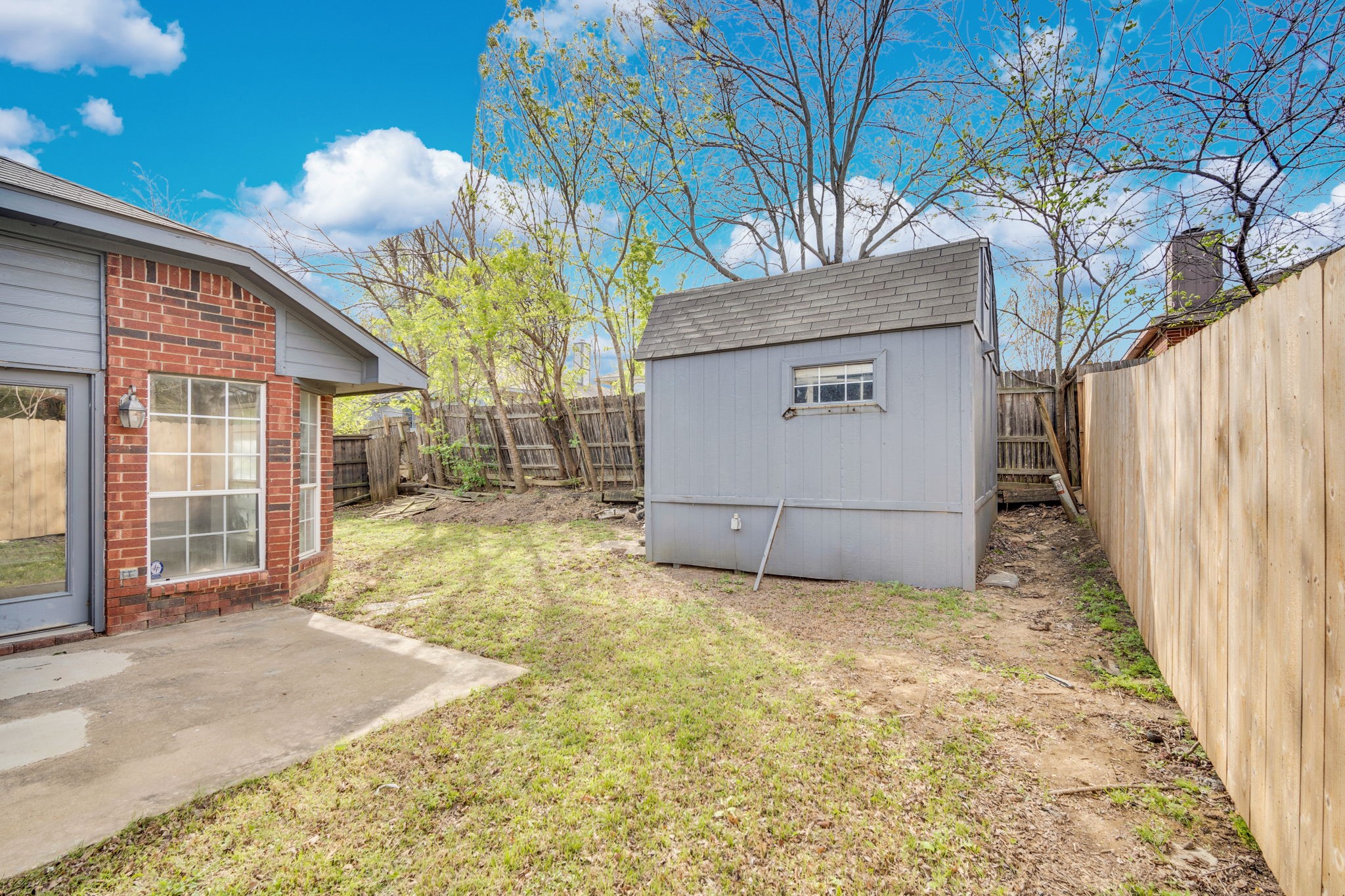 324 Faircrest Drive Arlington TX 76018