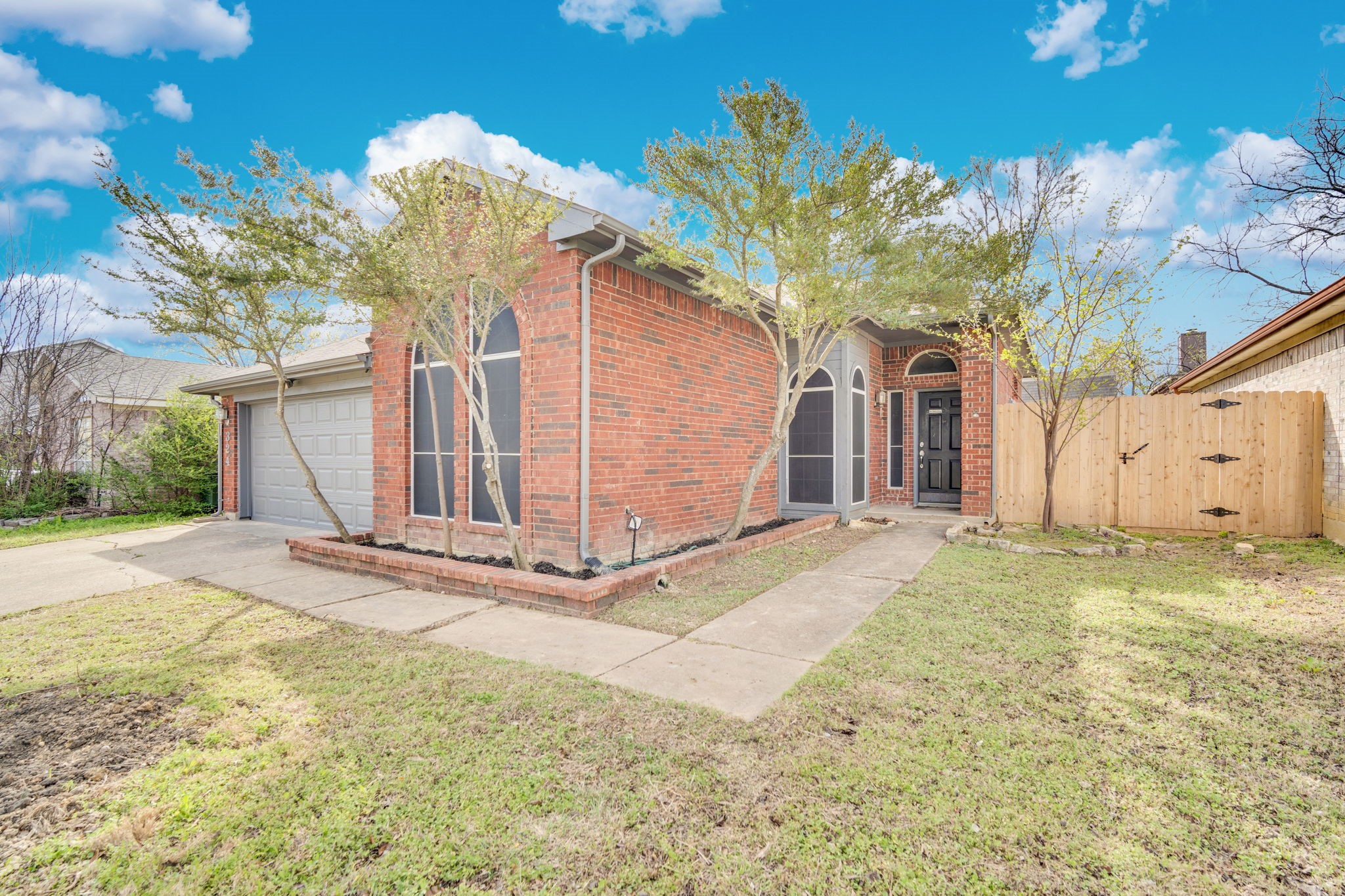 324 Faircrest Drive Arlington TX 76018