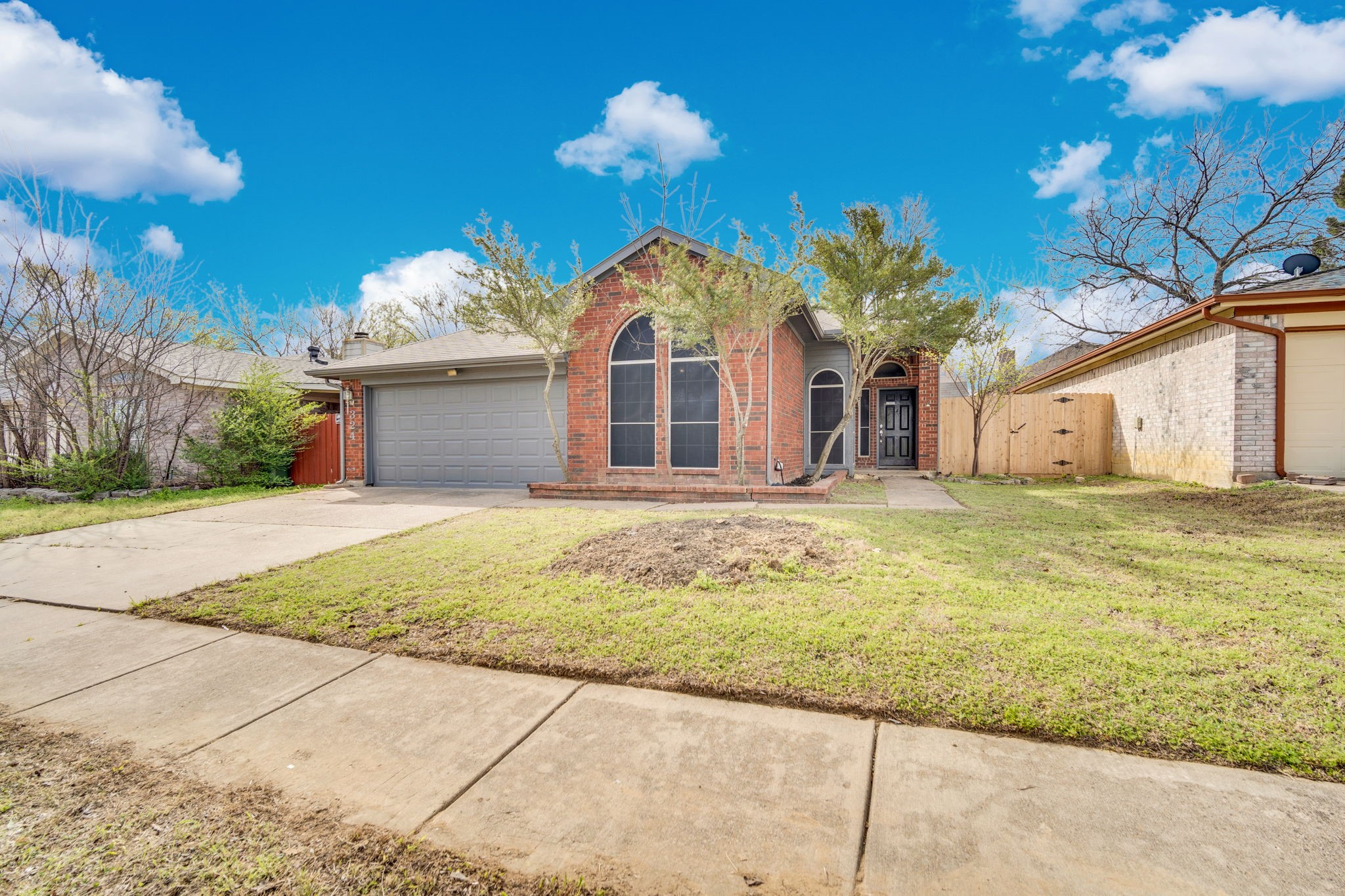324 Faircrest Drive Arlington TX 76018