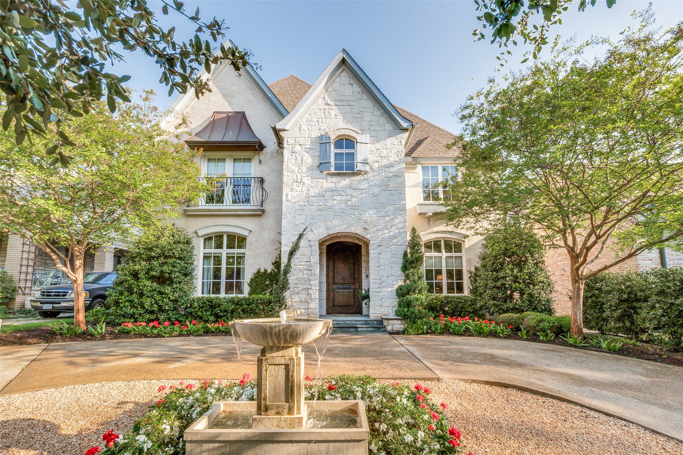 4327 Irving Avenue Dallas TX 75219