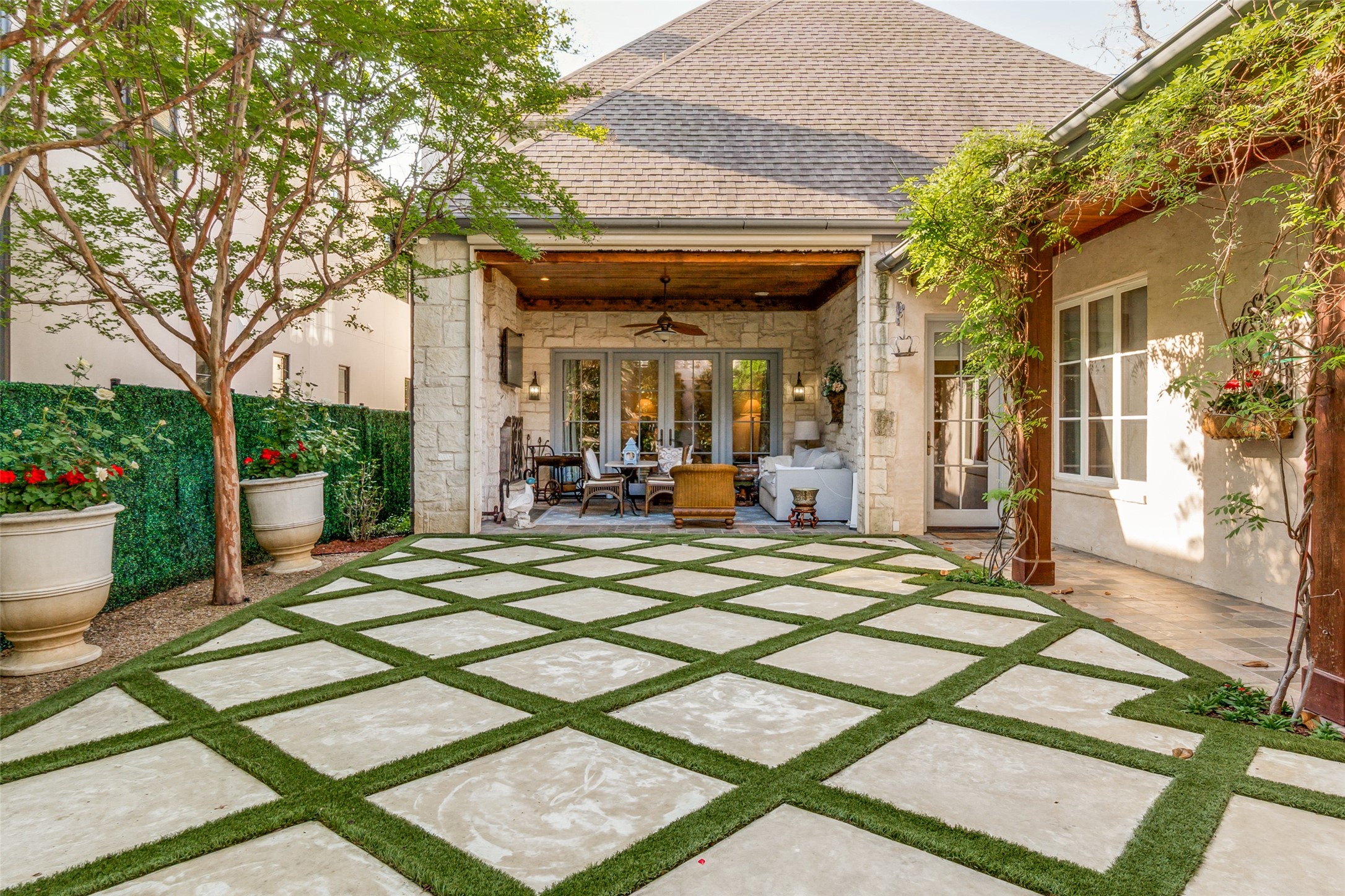 4327 Irving Avenue Dallas TX 75219