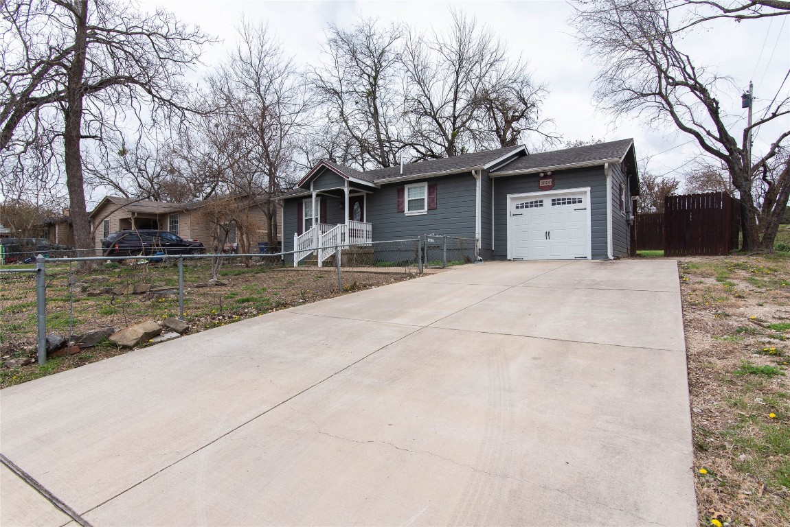 1600 Baxley Street Carrollton TX 75006