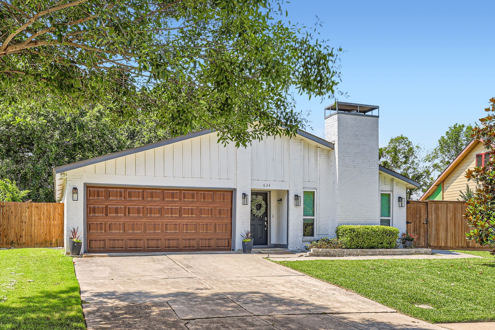 634 Meadowglen Drive Duncanville TX 75137