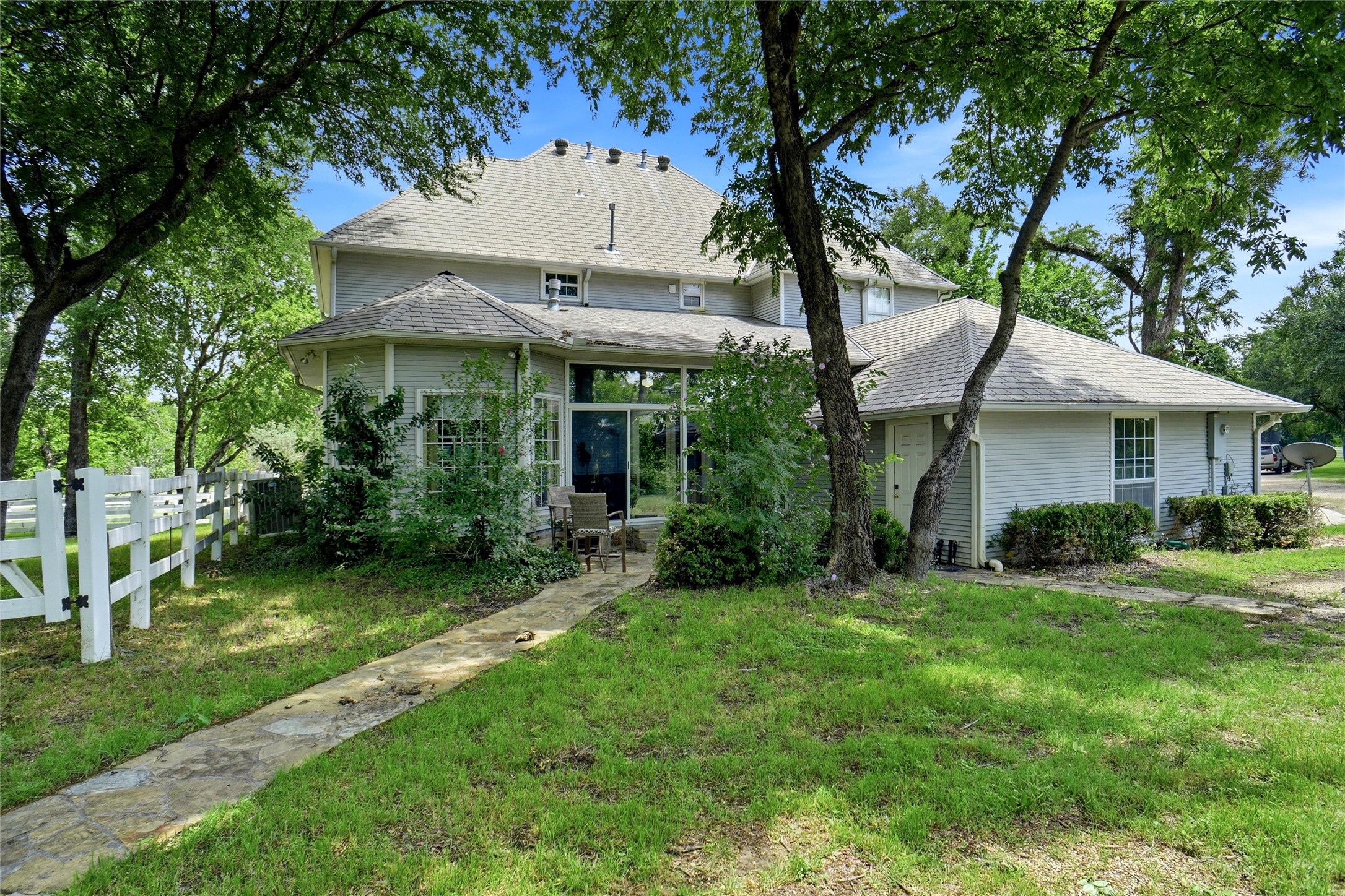 2600 Rosebud Lane Richland Hills TX 76118
