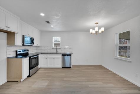 616 Sabine Avenue Cleburne TX 76031