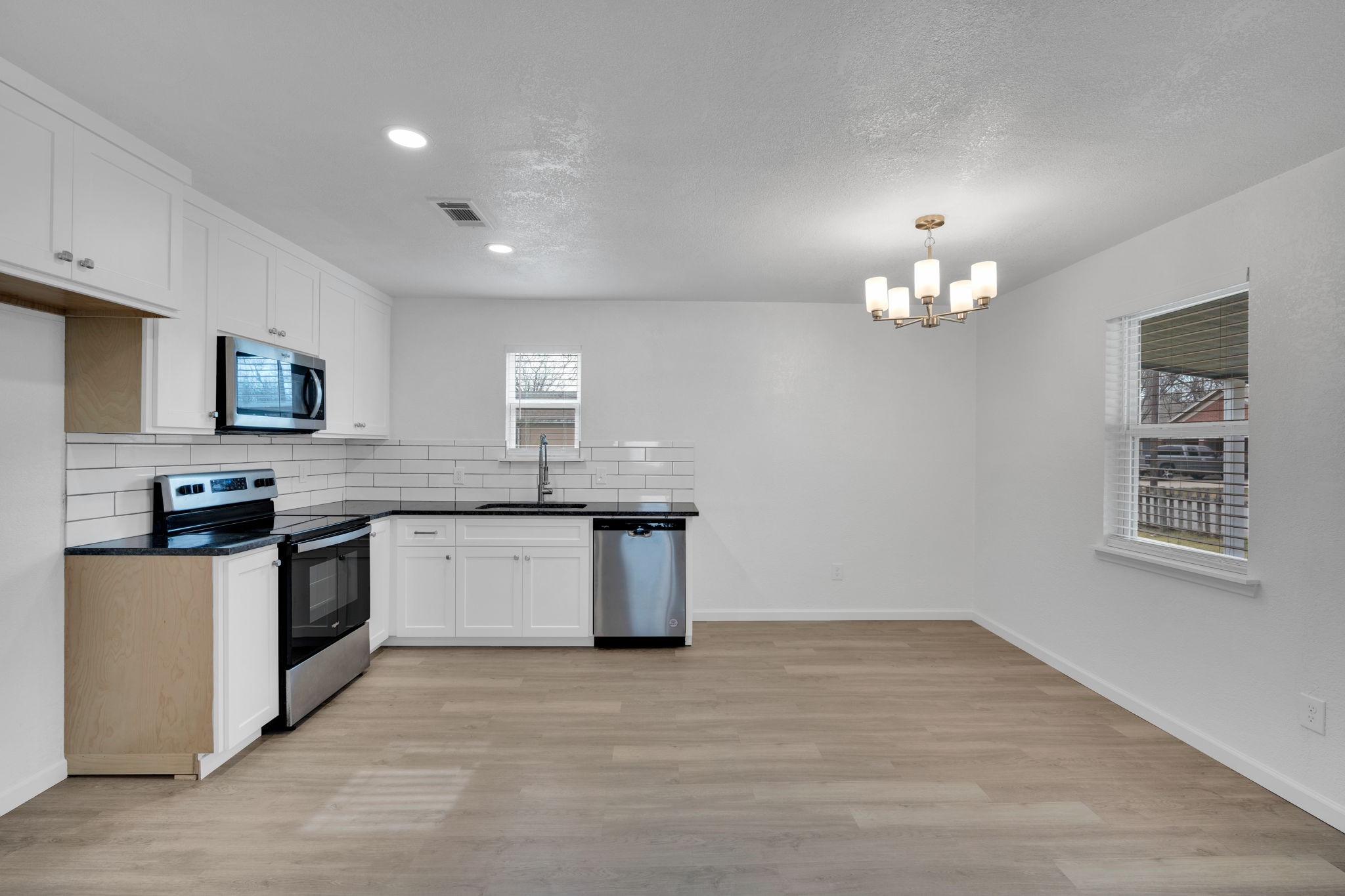 616 Sabine Avenue Cleburne TX 76031