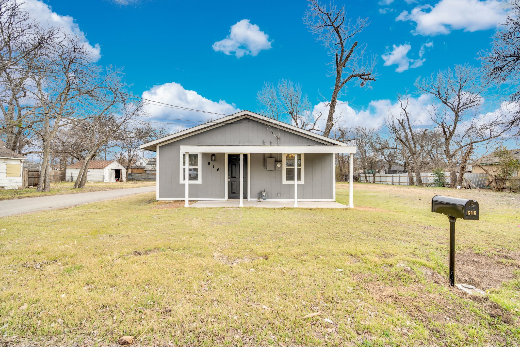 616 Sabine Avenue Cleburne TX 76031