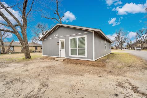 616 Sabine Avenue Cleburne TX 76031