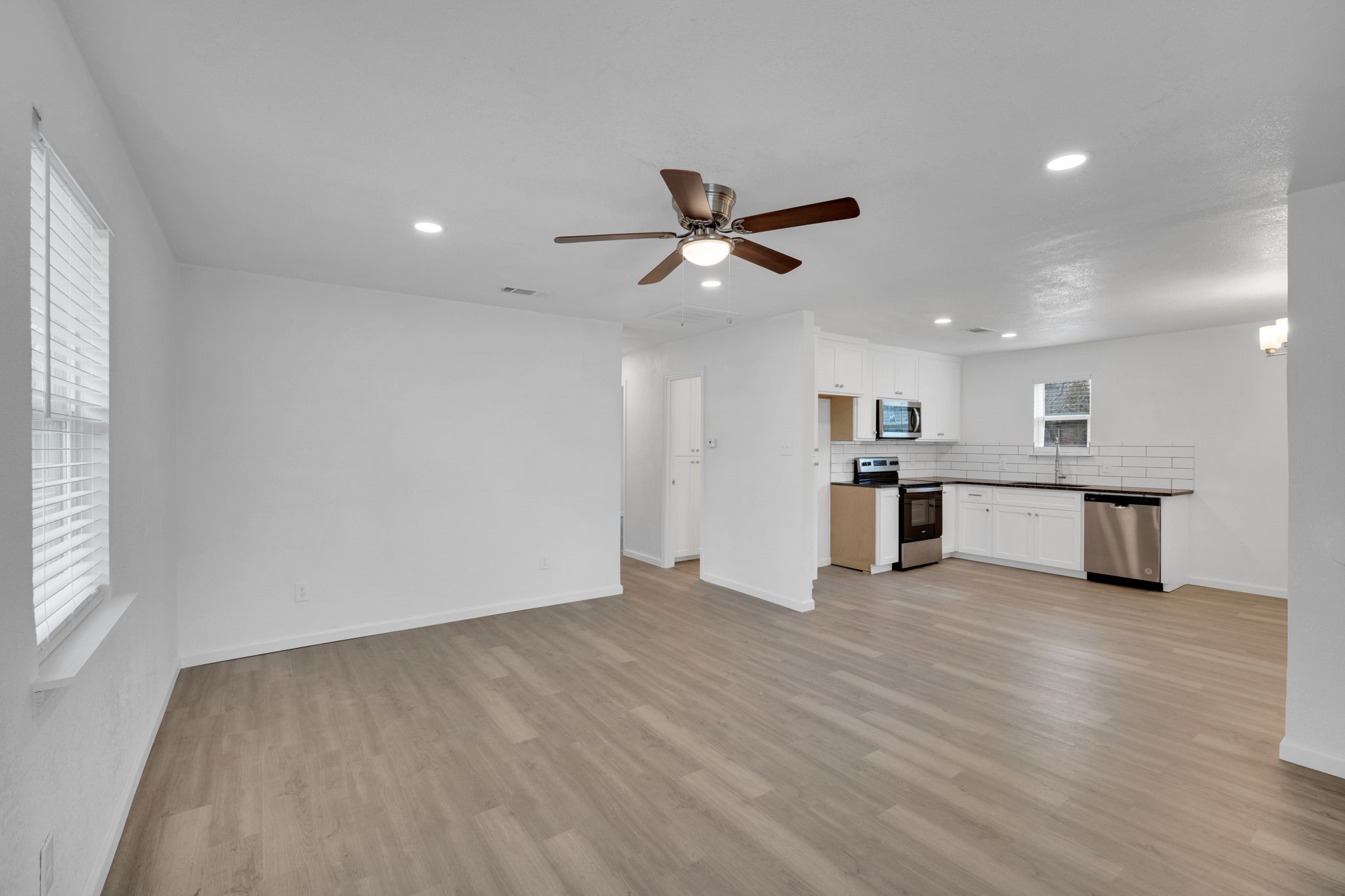 616 Sabine Avenue Cleburne TX 76031